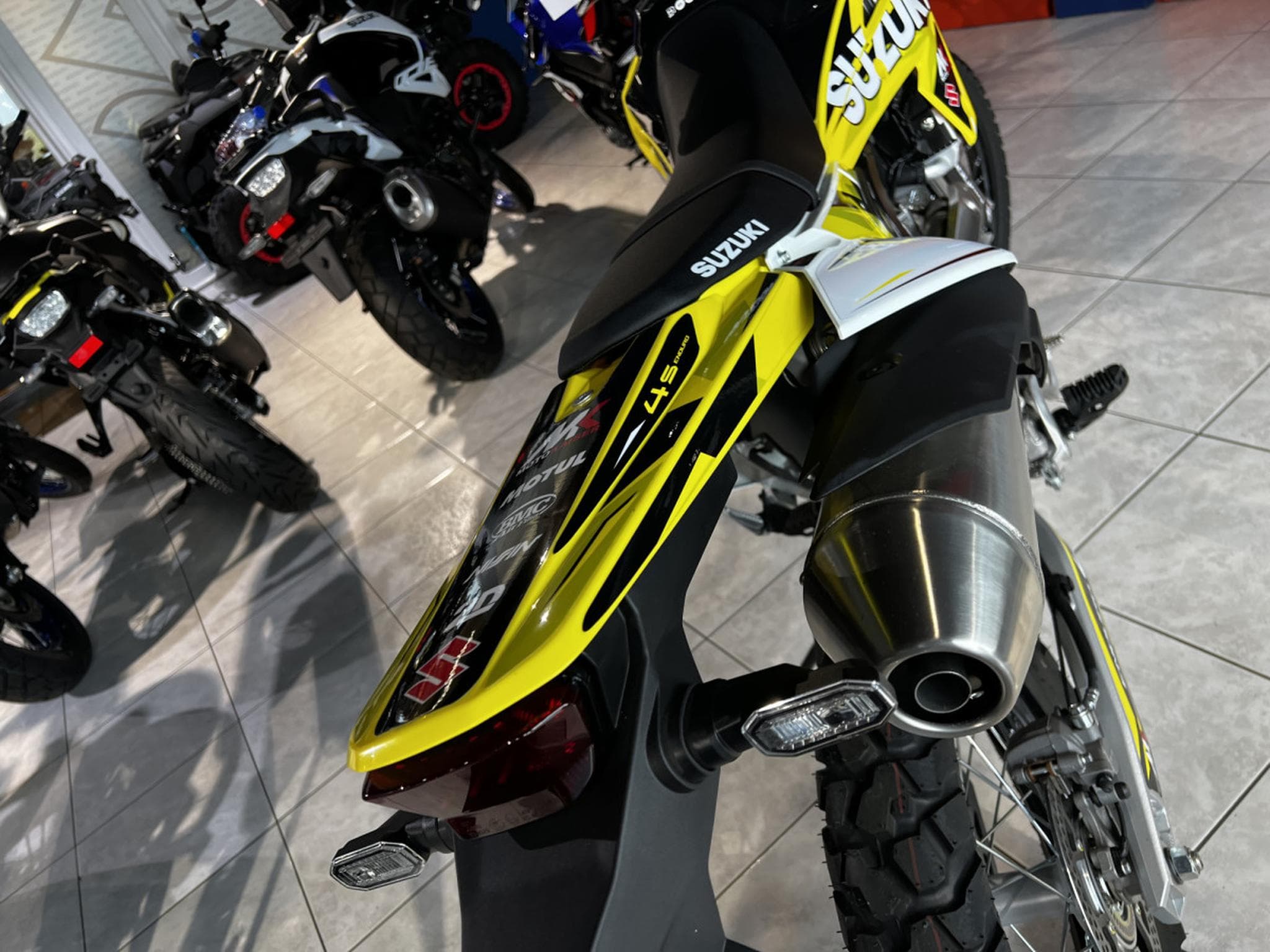 Suzuki DR-Z 400 S Enduro Replica (2026) - Foto 5
