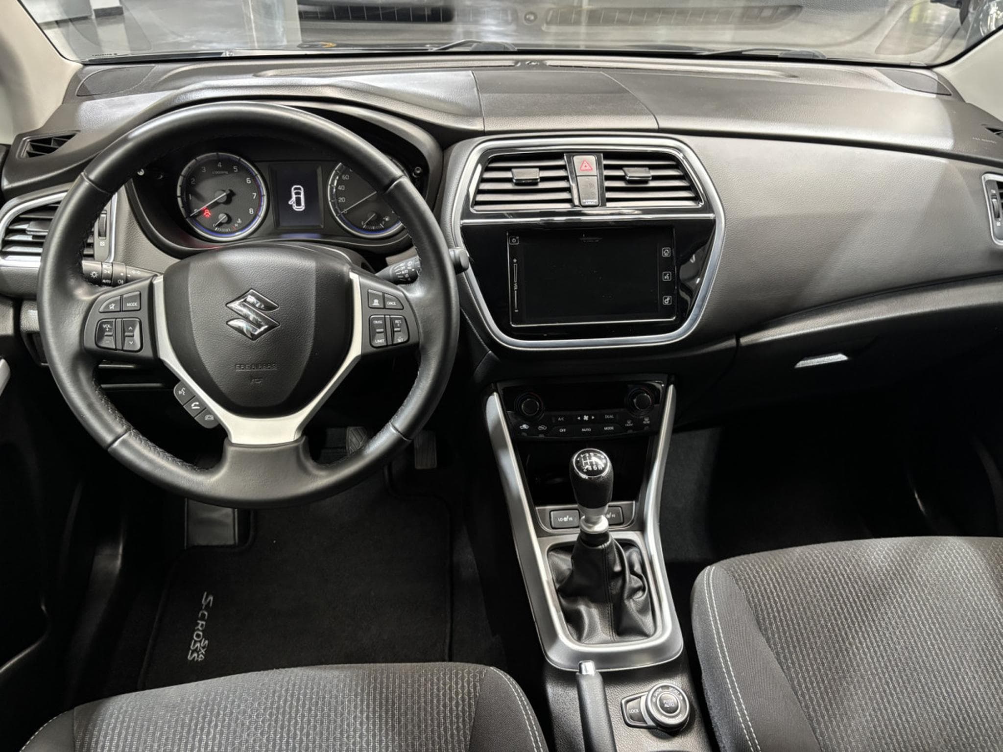 Suzuki S-Cross 1.4 GL+ AllGrip Hybrid (2021) - Photo 11