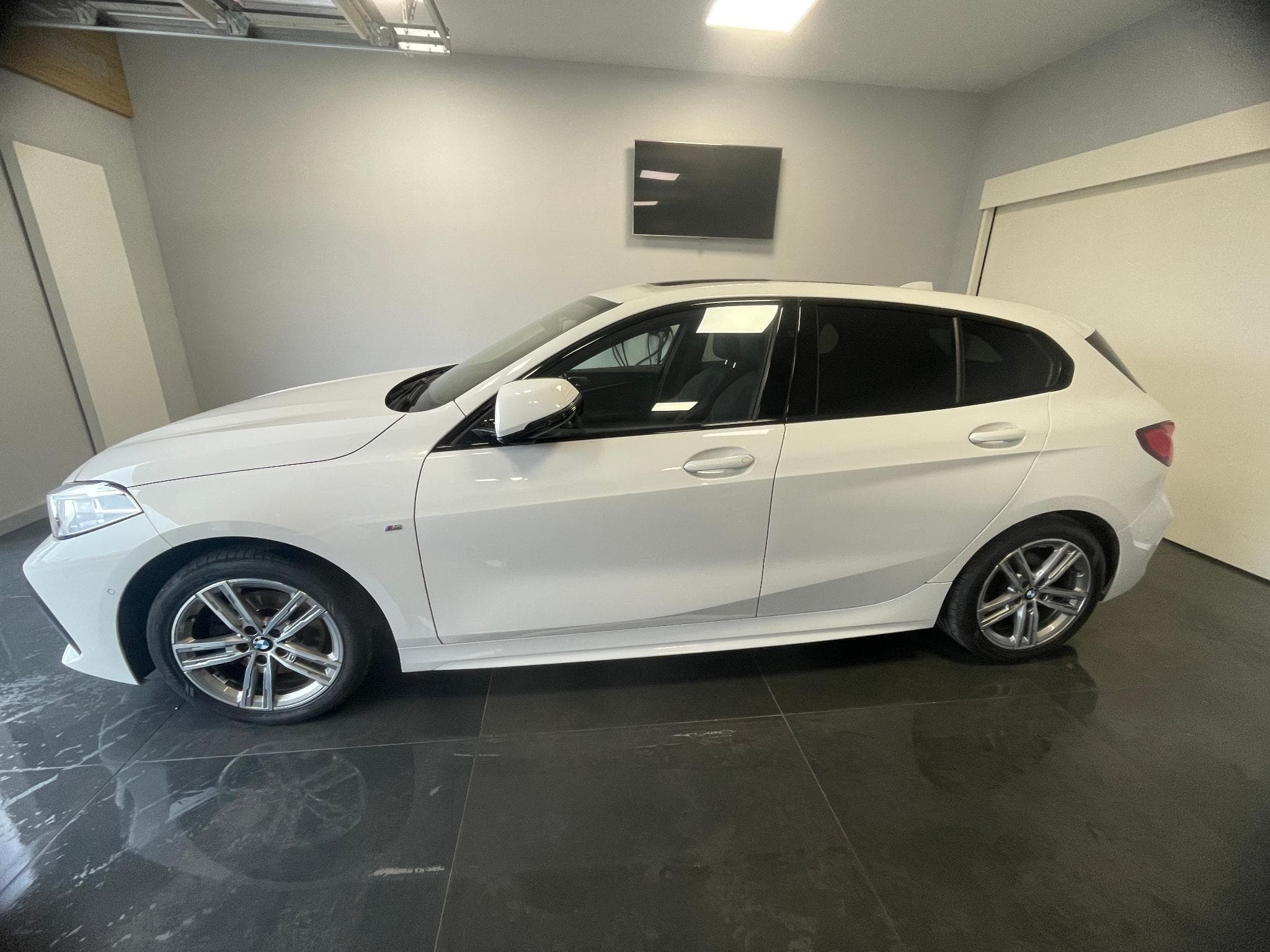 BMW 118 118i M Sport (2020) - Photo 2
