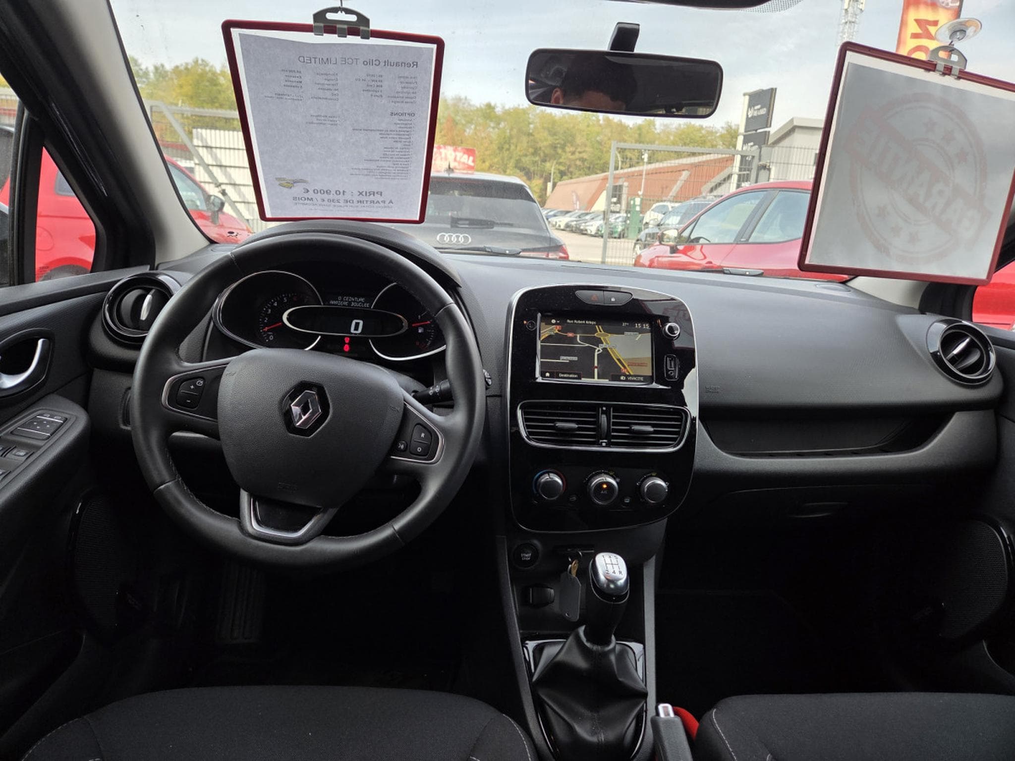 Renault Clio TCE LIMITED (2019) - Photo 6