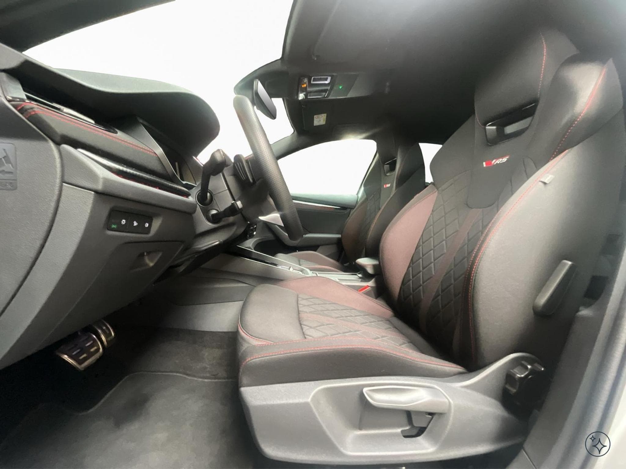 Skoda Octavia RS+DSG+Led+Navi+P.Simply&Clever+DAB+ (2025) - Foto 9