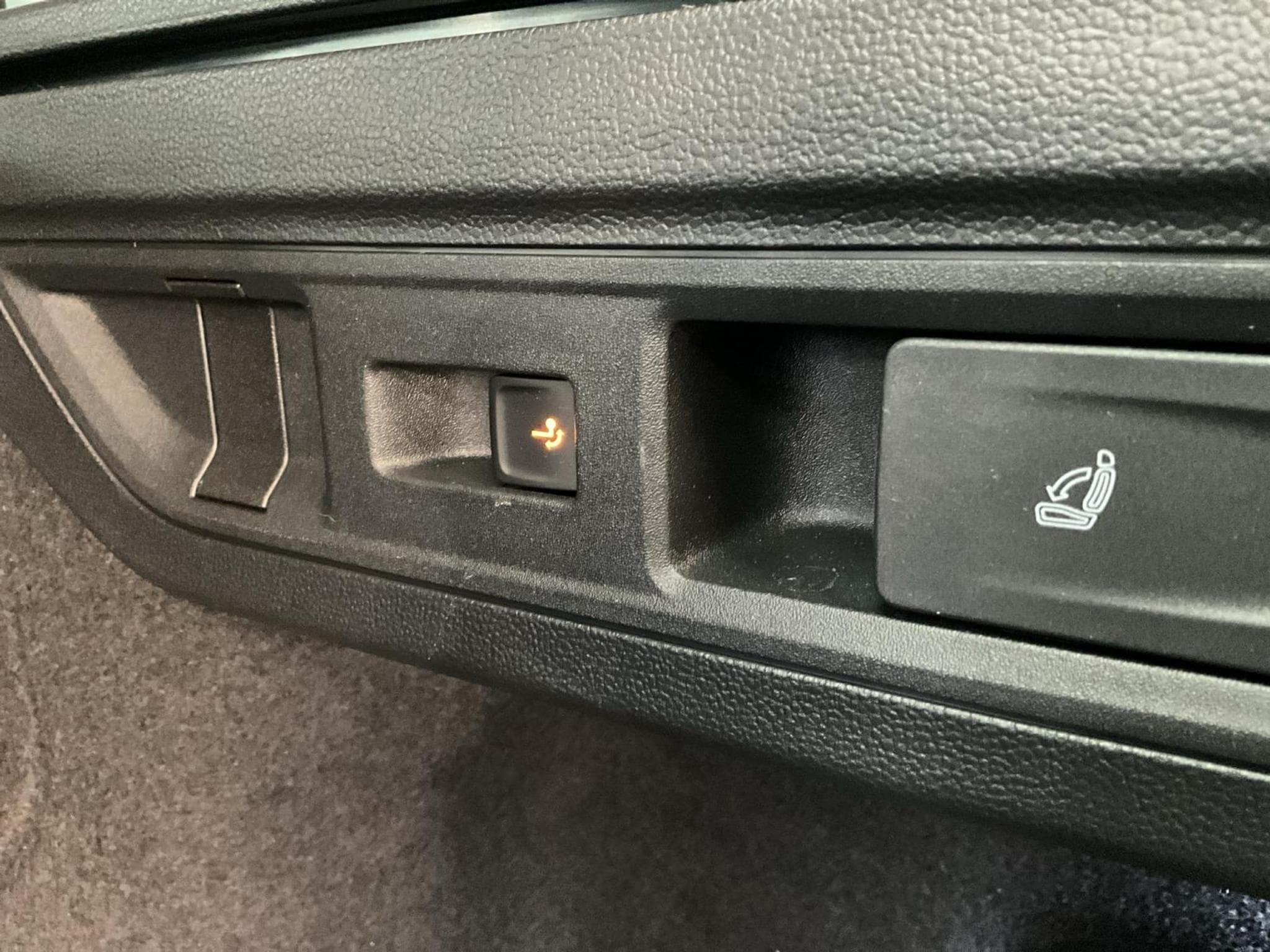 VW Passat Elegance+DSG+P.Acoustique+AHK+P.Technologie+Led+Navi (2025) - Foto 19