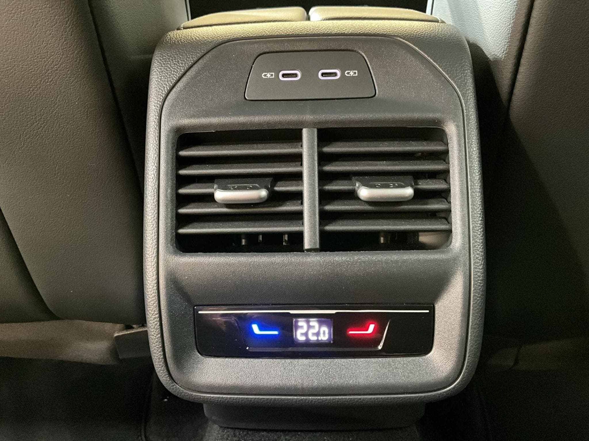 VW Passat Elegance+DSG+P.Acoustique+AHK+P.Technologie+Led+Navi (2025) - Foto 22