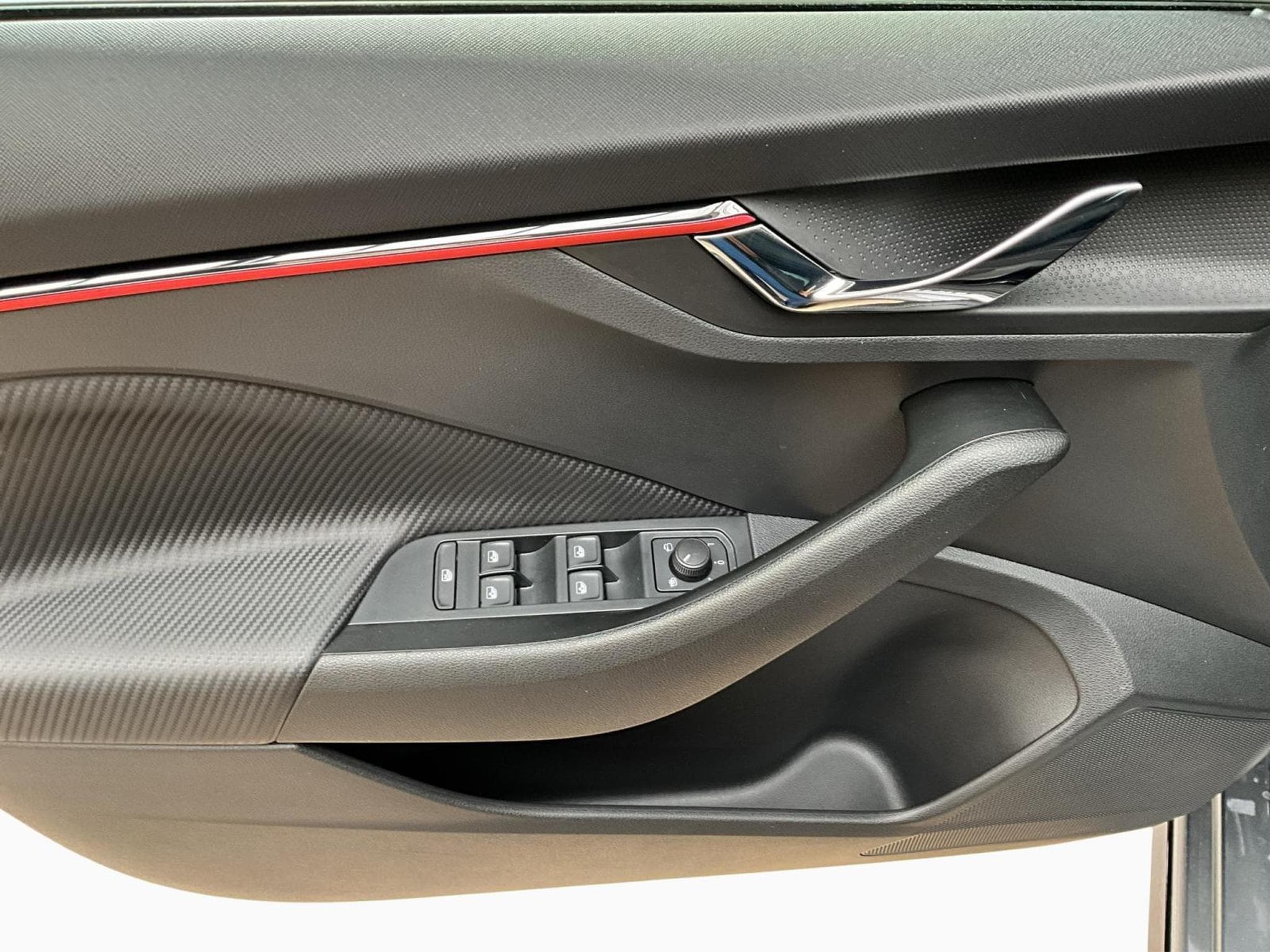 Skoda Scala Monte-Carlo+DSG+LED+NAVI+PANO+DAB (2025) - Foto 14