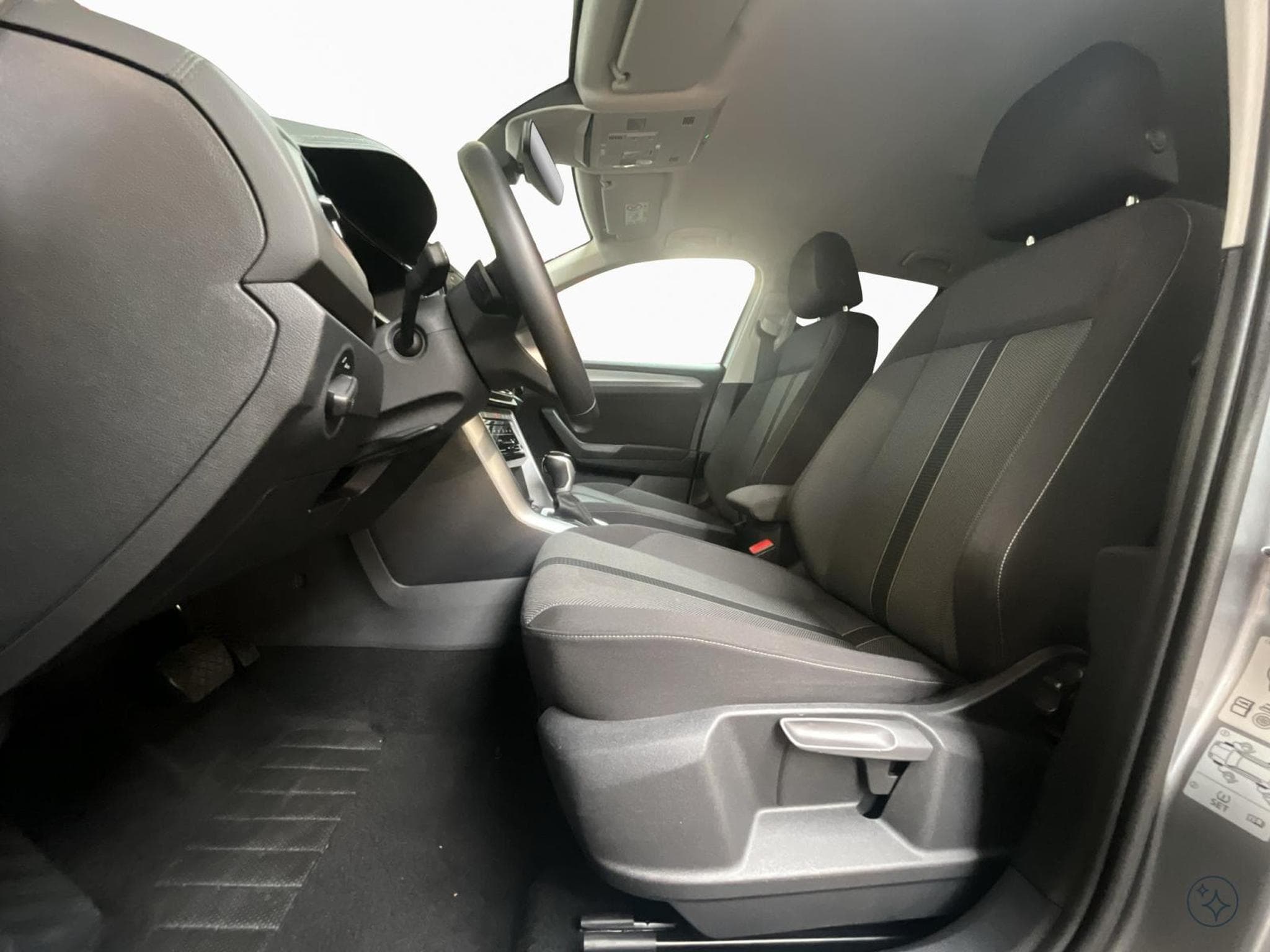 VW T-Roc Life+DSG+Led+Navi+P.Start+Keyless+Rear-View (2024) - Foto 9