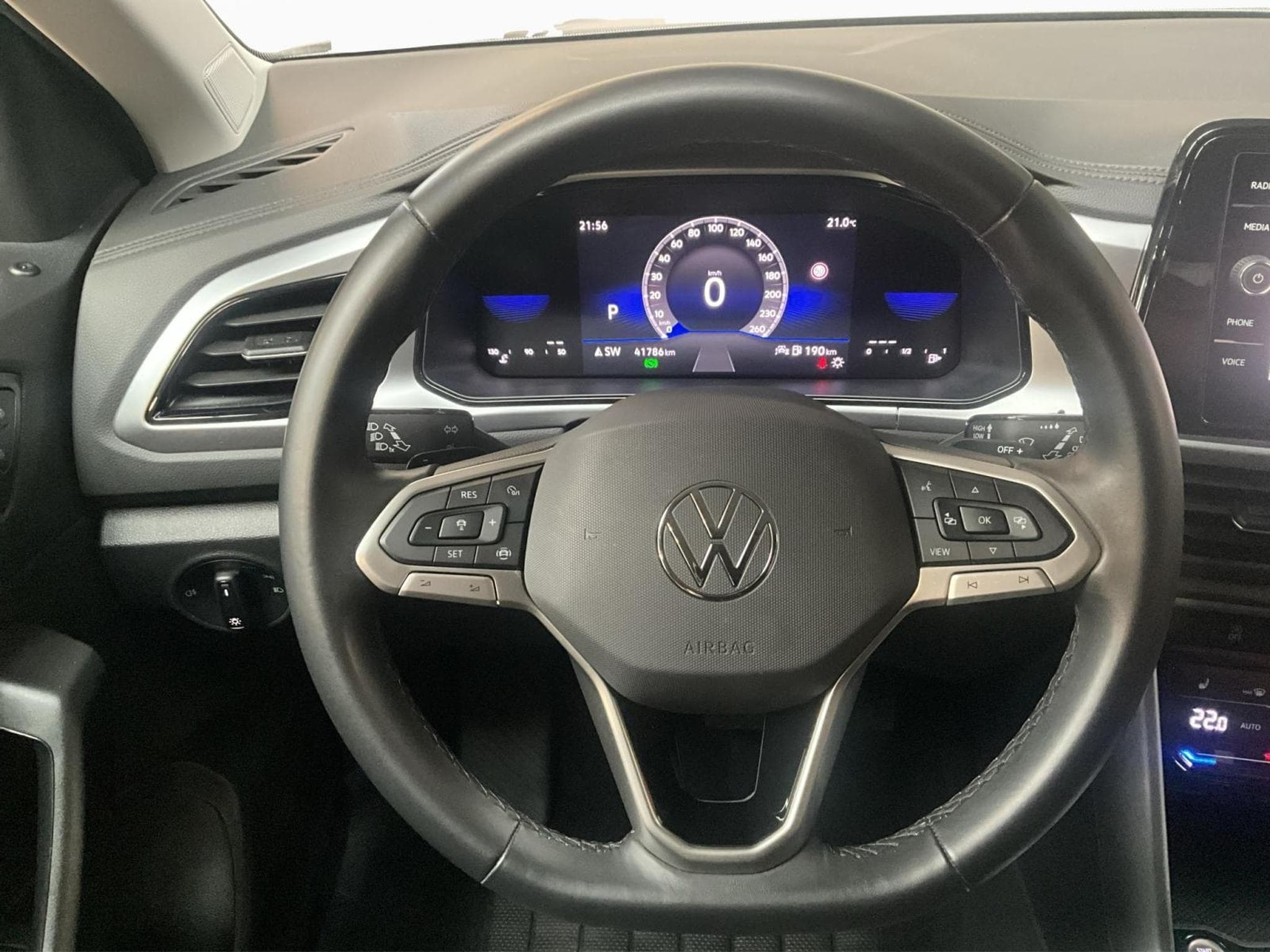VW T-Roc Life+DSG+Led+Navi+P.Start+Keyless+Rear-View (2024) - Foto 10