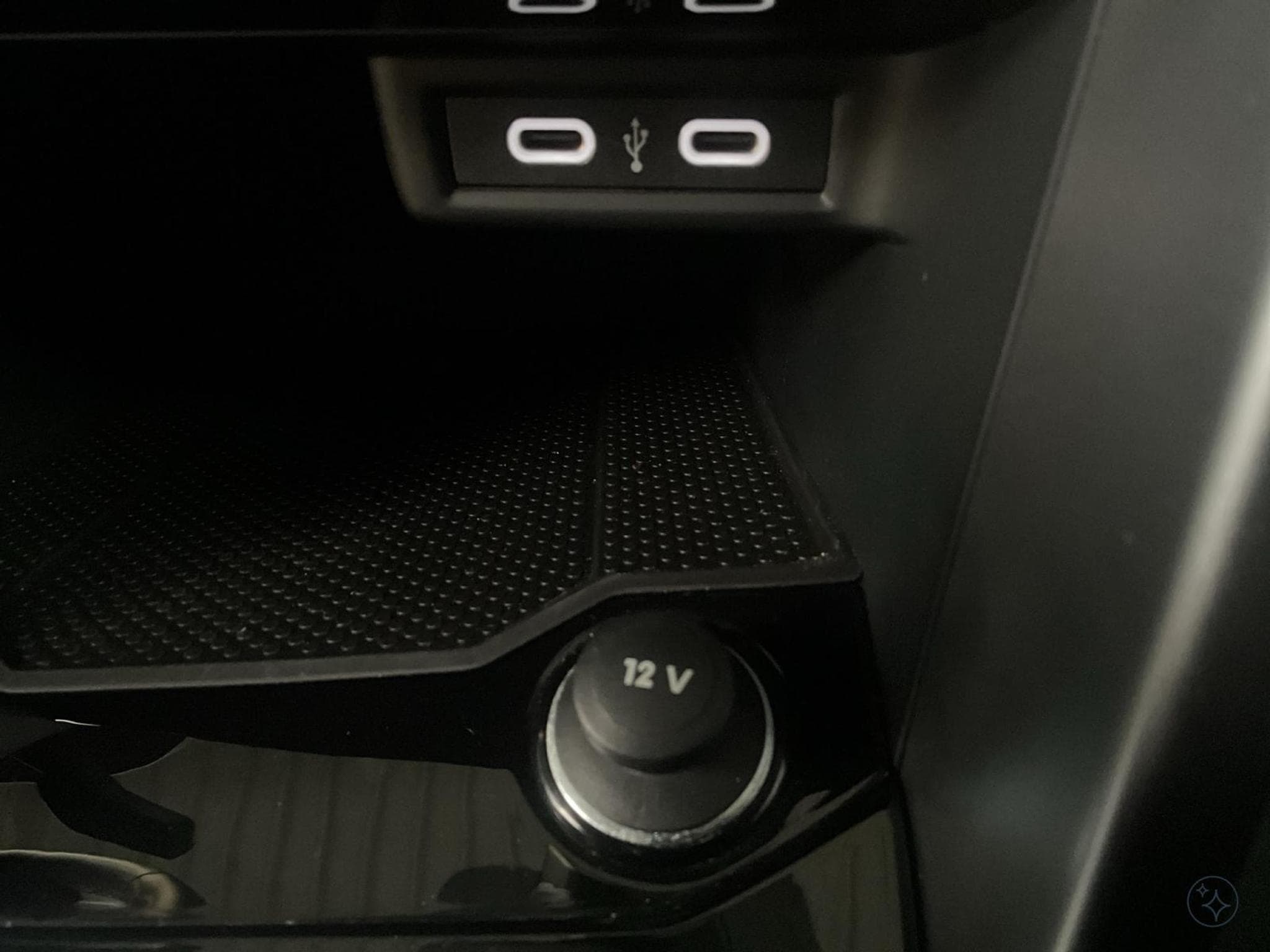 VW T-Roc Life+DSG+Led+Navi+P.Start+Keyless+Rear-View (2024) - Foto 18
