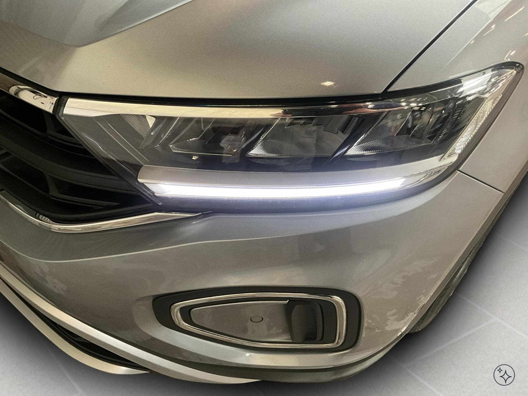 VW T-Roc Life+DSG+Led+Navi+P.Start+Keyless+Rear-View (2024) - Foto 17