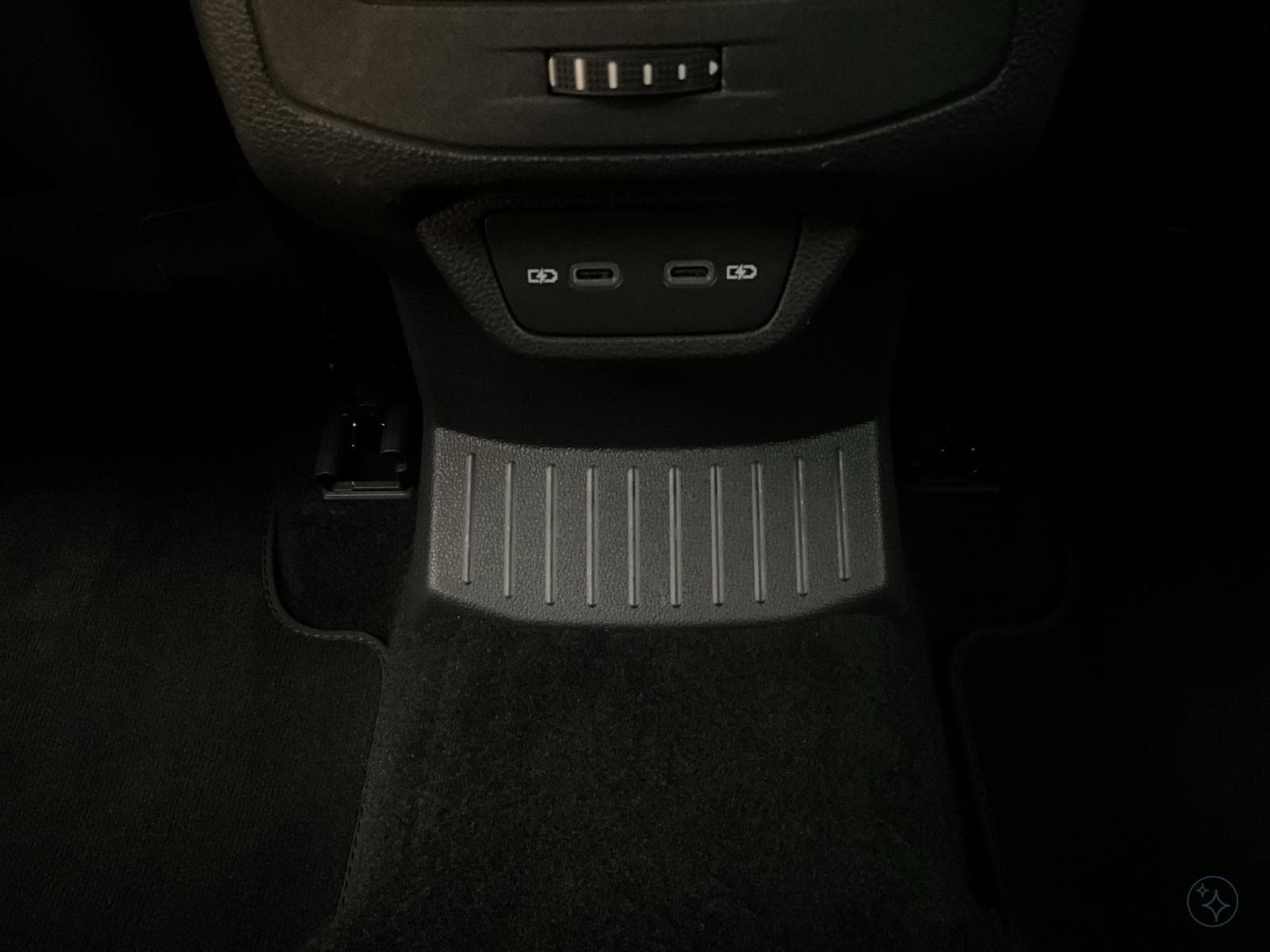 VW T-Roc Life+DSG+Led+Navi+P.Start+Keyless+Rear-View (2024) - Foto 20