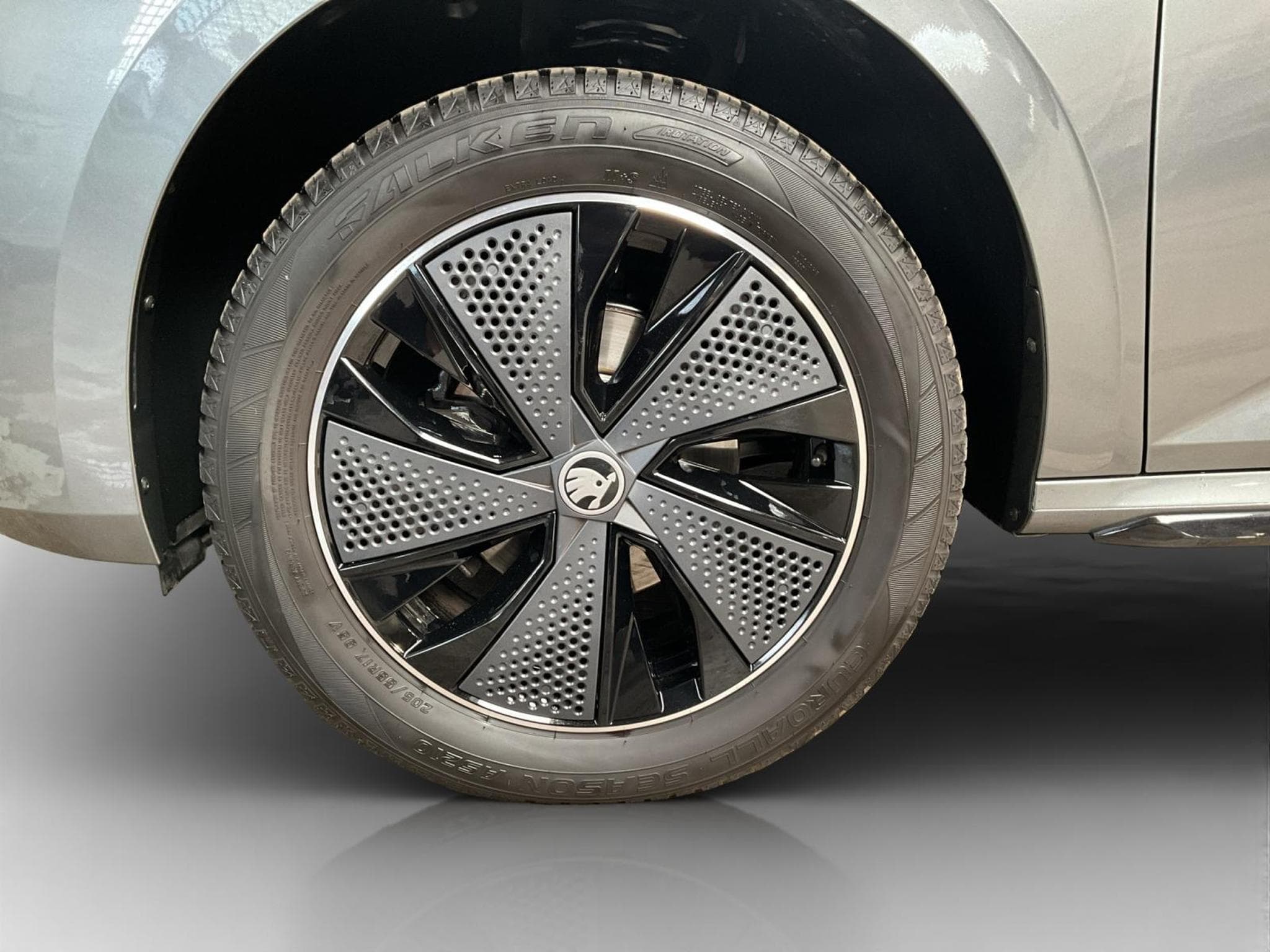 Skoda Kamiq Monte-Carlo+DSG+LED+NAVI+DAB (2025) - Foto 8
