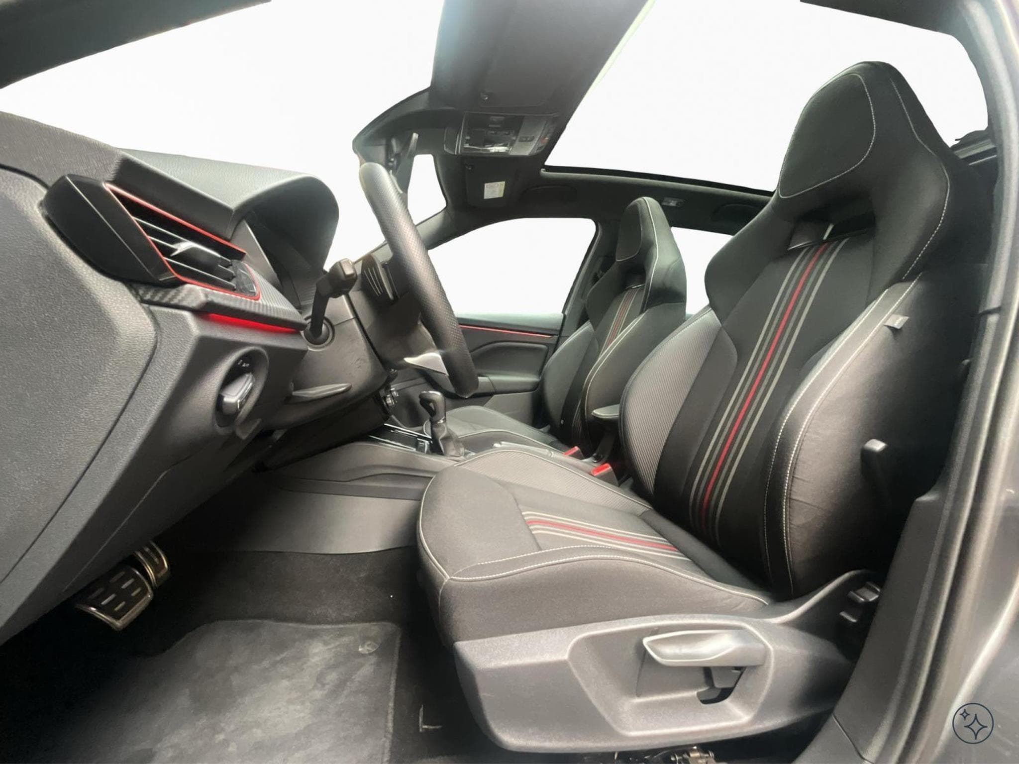 Skoda Kamiq Monte-Carlo+DSG+LED+NAVI+DAB (2025) - Foto 9