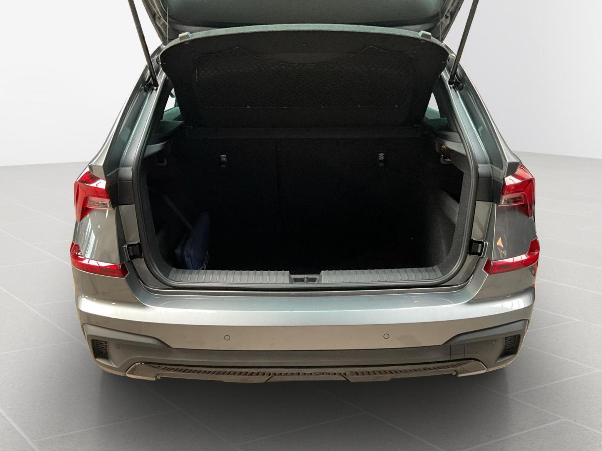 Skoda Kamiq Monte-Carlo+DSG+LED+NAVI+DAB (2025) - Foto 17