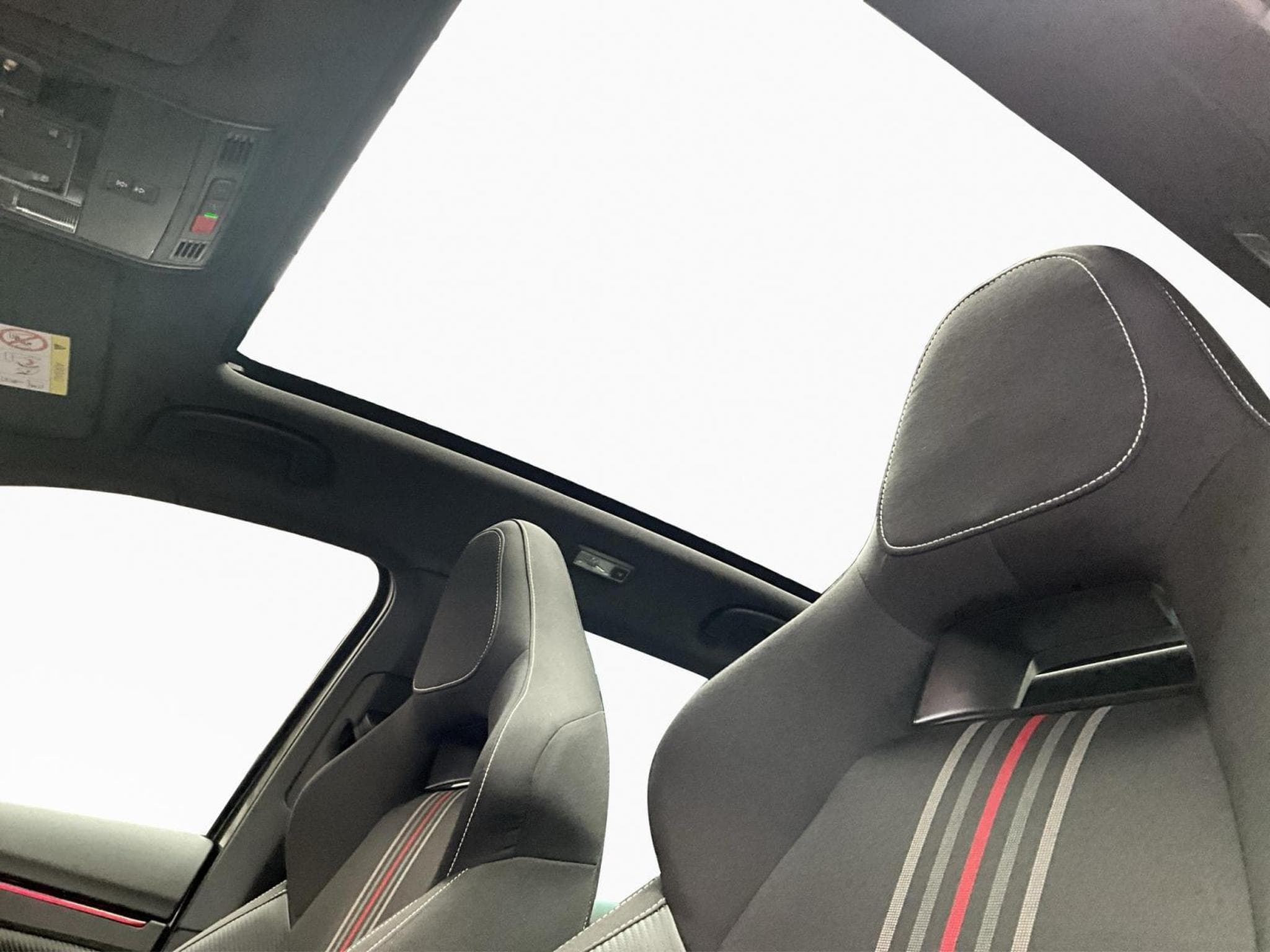 Skoda Kamiq Monte-Carlo+DSG+LED+NAVI+DAB (2025) - Foto 15