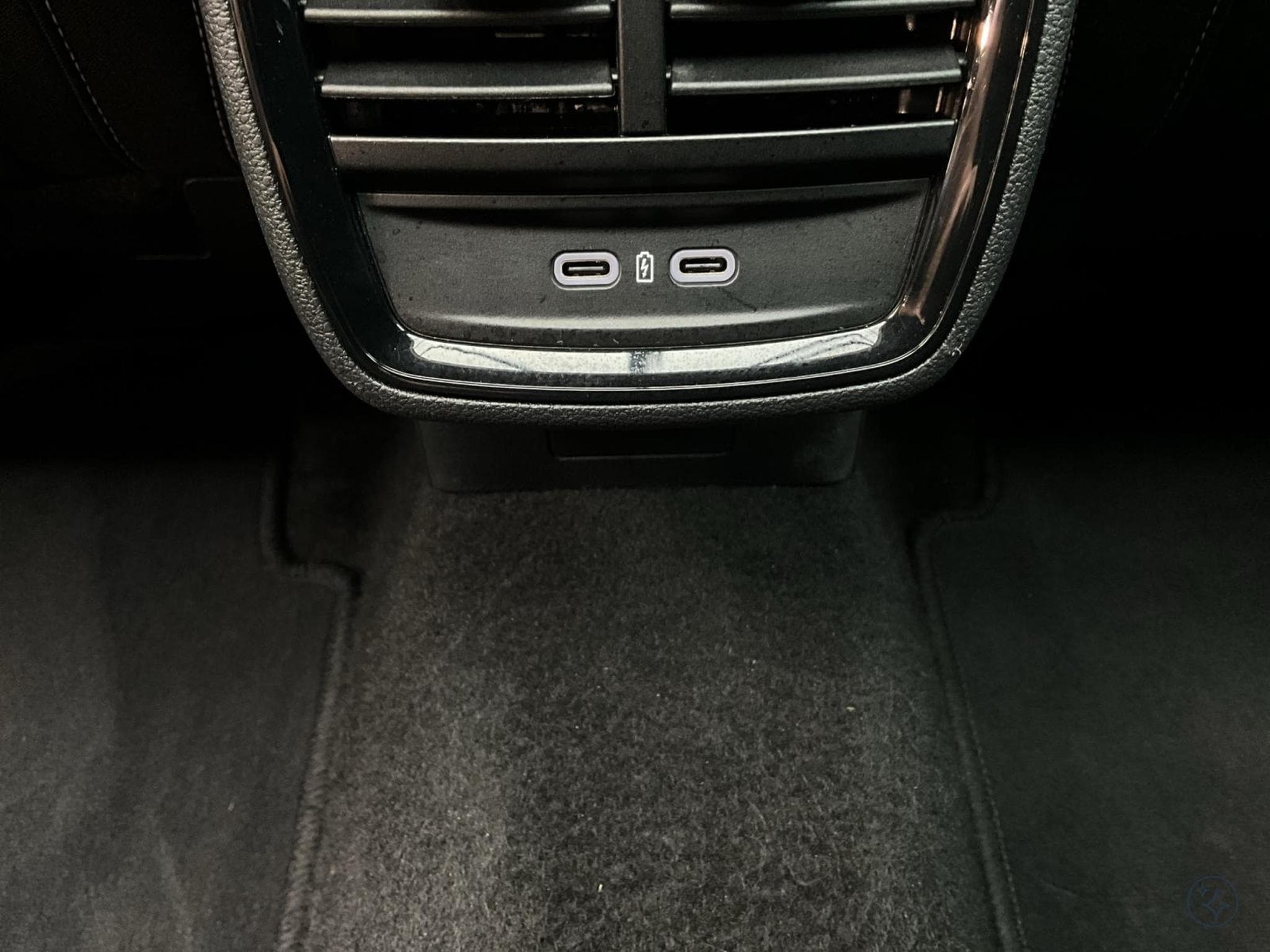 Skoda Kamiq Monte-Carlo+DSG+LED+NAVI+DAB (2025) - Foto 21
