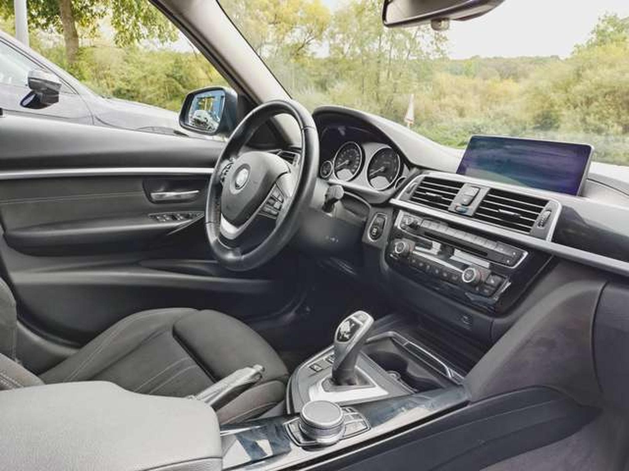 BMW 320 320D Sport Line (2019) - Photo 9