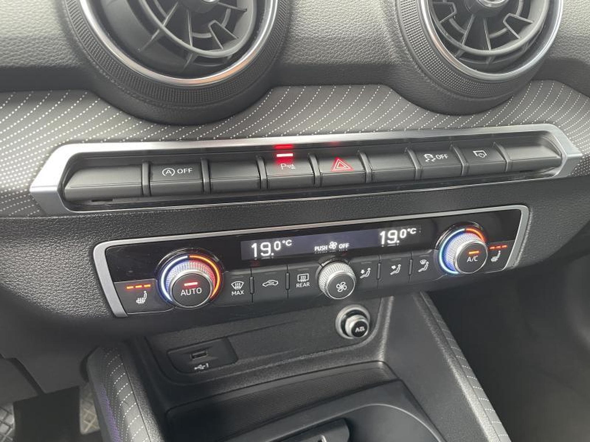Audi Q2 S line 1.4 150ch/Camera/Sièges chauffants (2017) - Photo 10