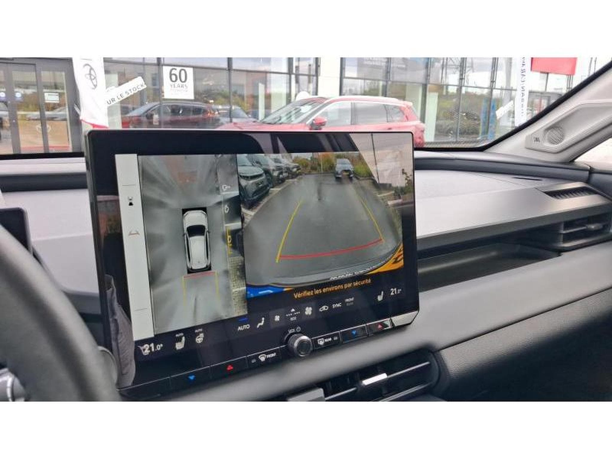 Toyota RAV 4 Premium HEV (2026) - Photo 28