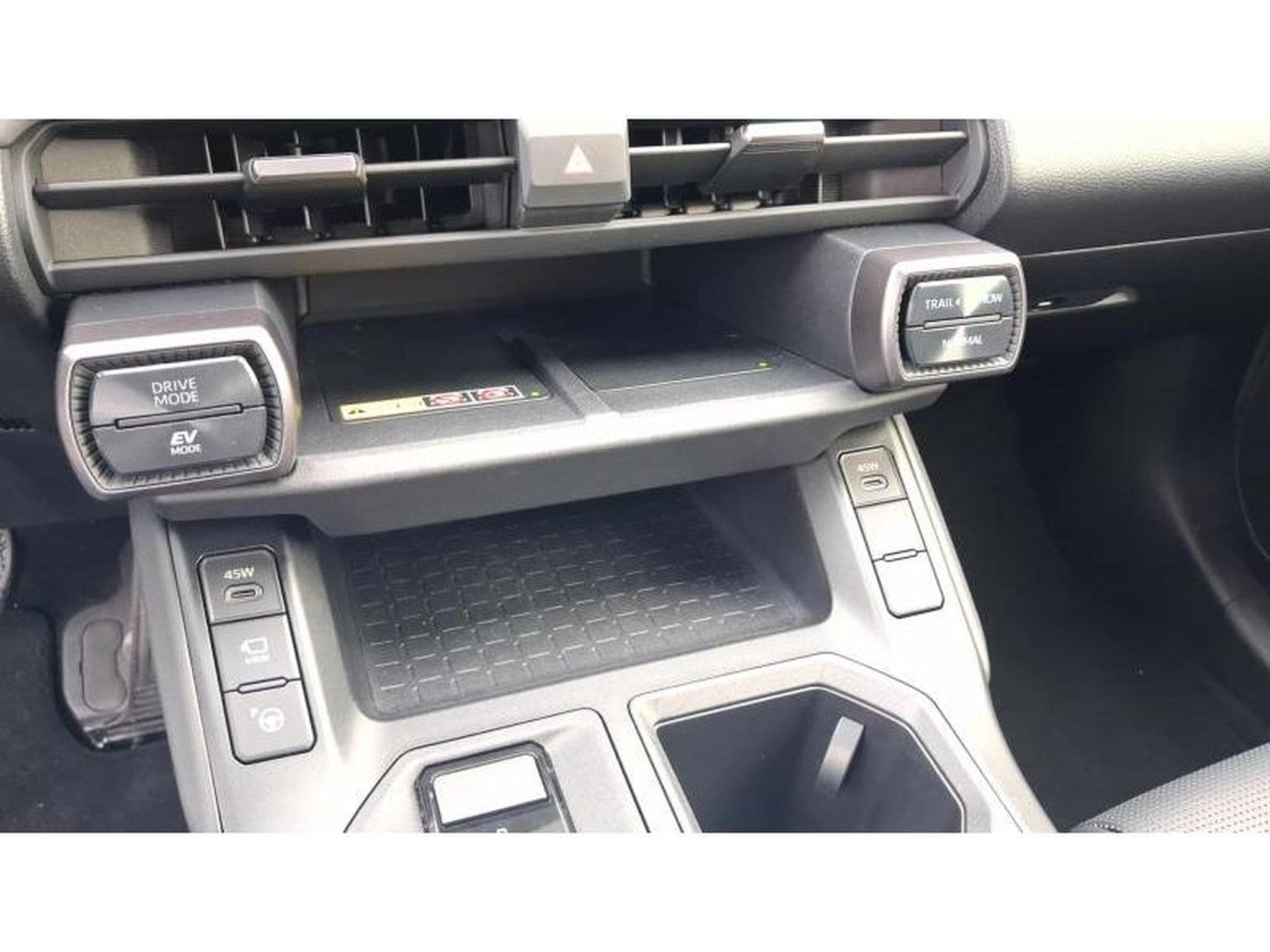 Toyota RAV 4 Premium HEV (2026) - Photo 25