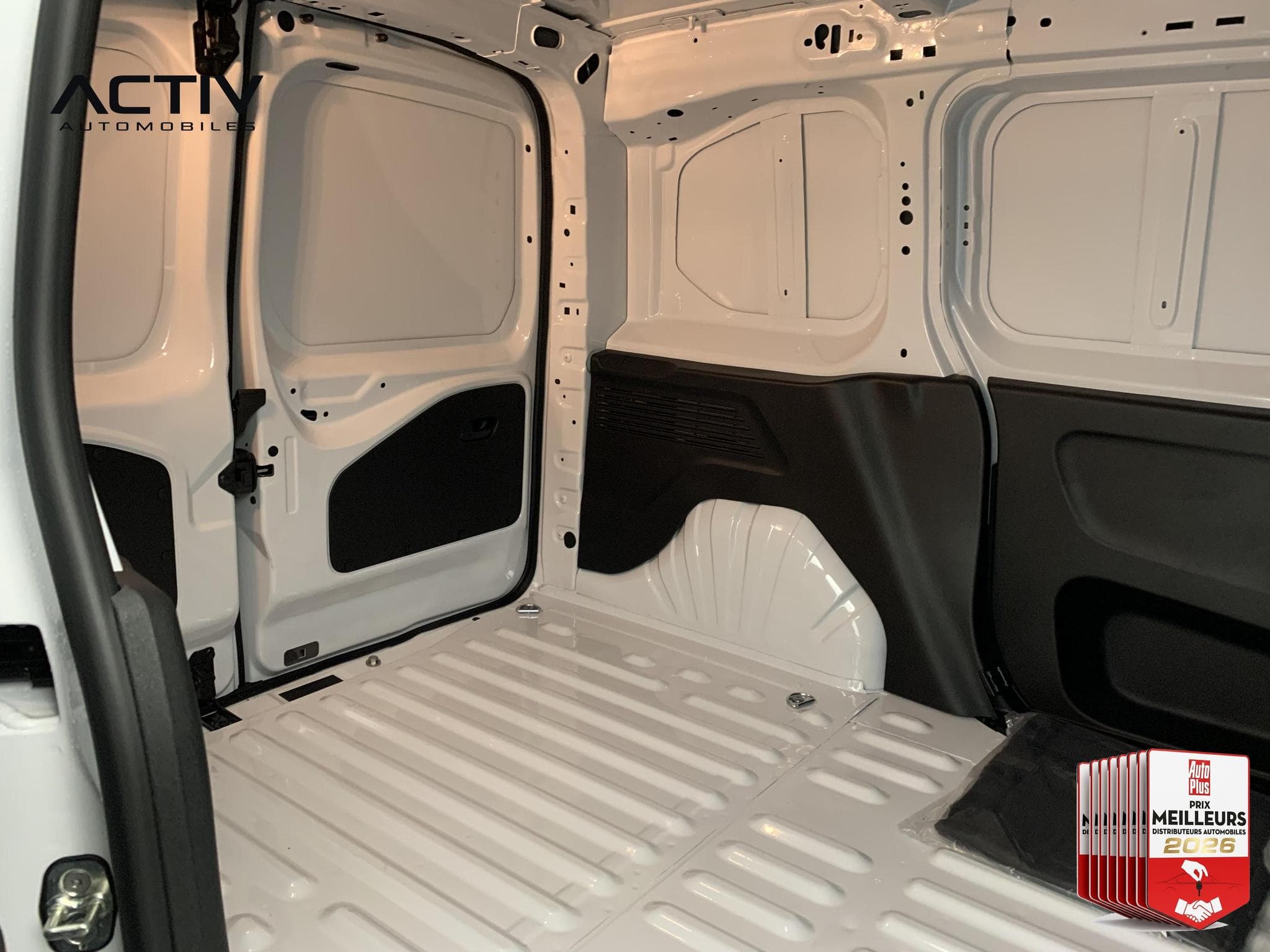 Citroën Berlingo M DIESEL 100 CH MANUELLE (2026) - Photo 11
