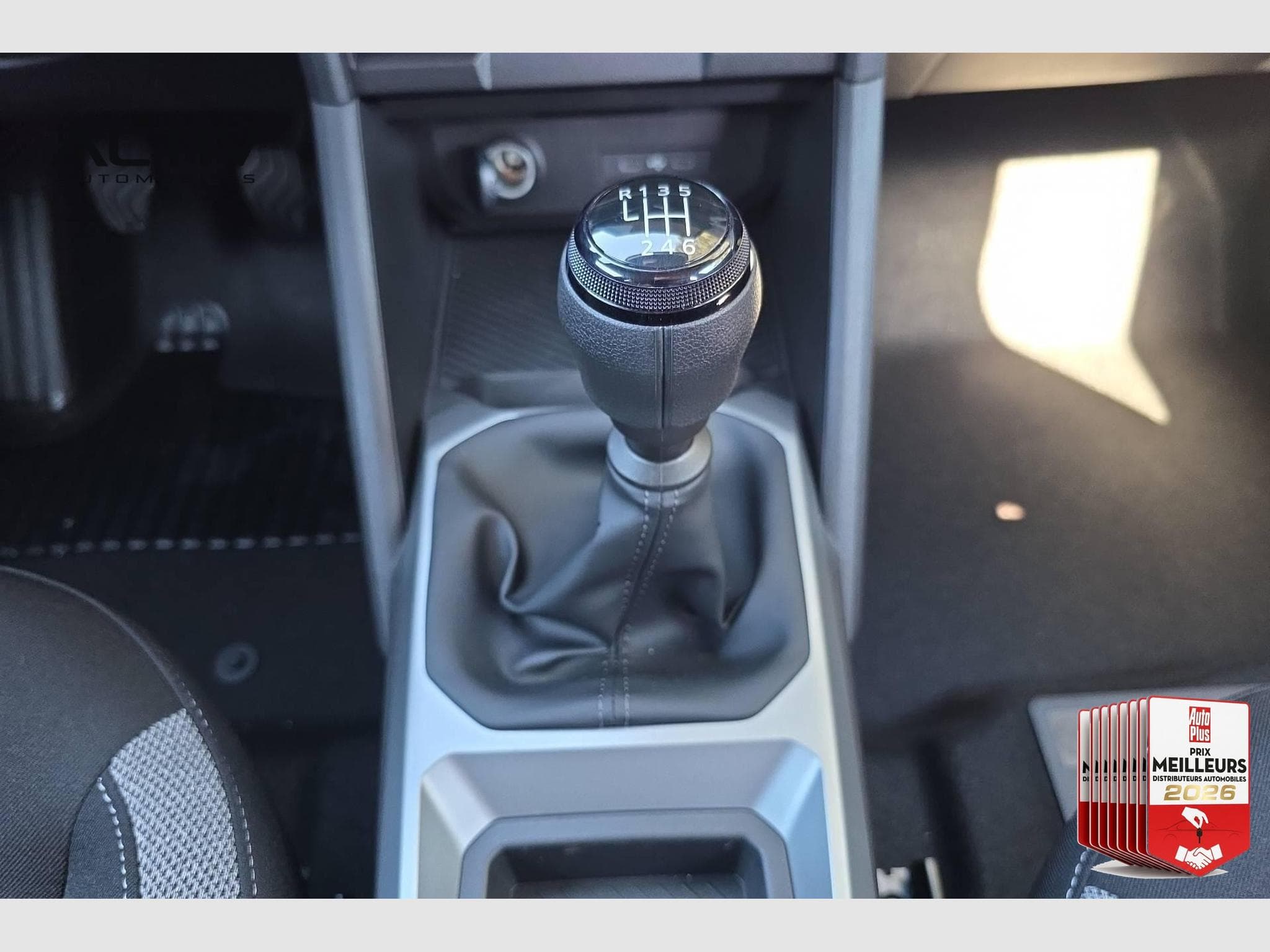 Dacia DUSTER Mild Hybrid 140 Journey (2026) - Photo 16