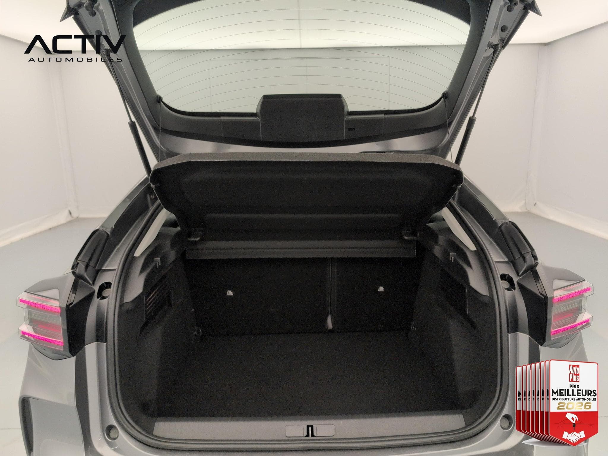 Citroën C4 Hybride 145 ch e-DCS6 Plus (2025) - Photo 11