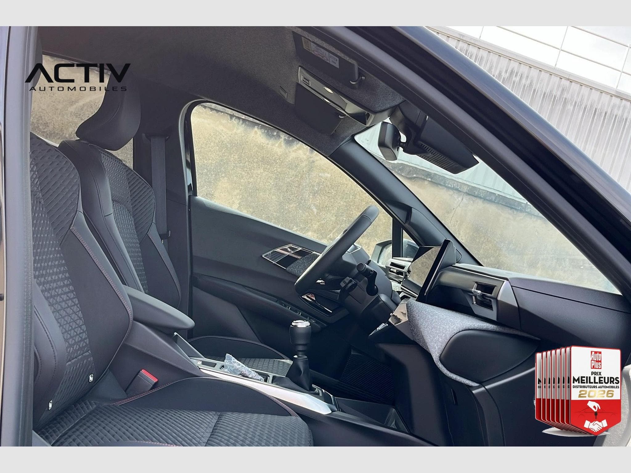 Renault CLIO 6 TCE 115 CH TECHNO (2026) - Foto 9