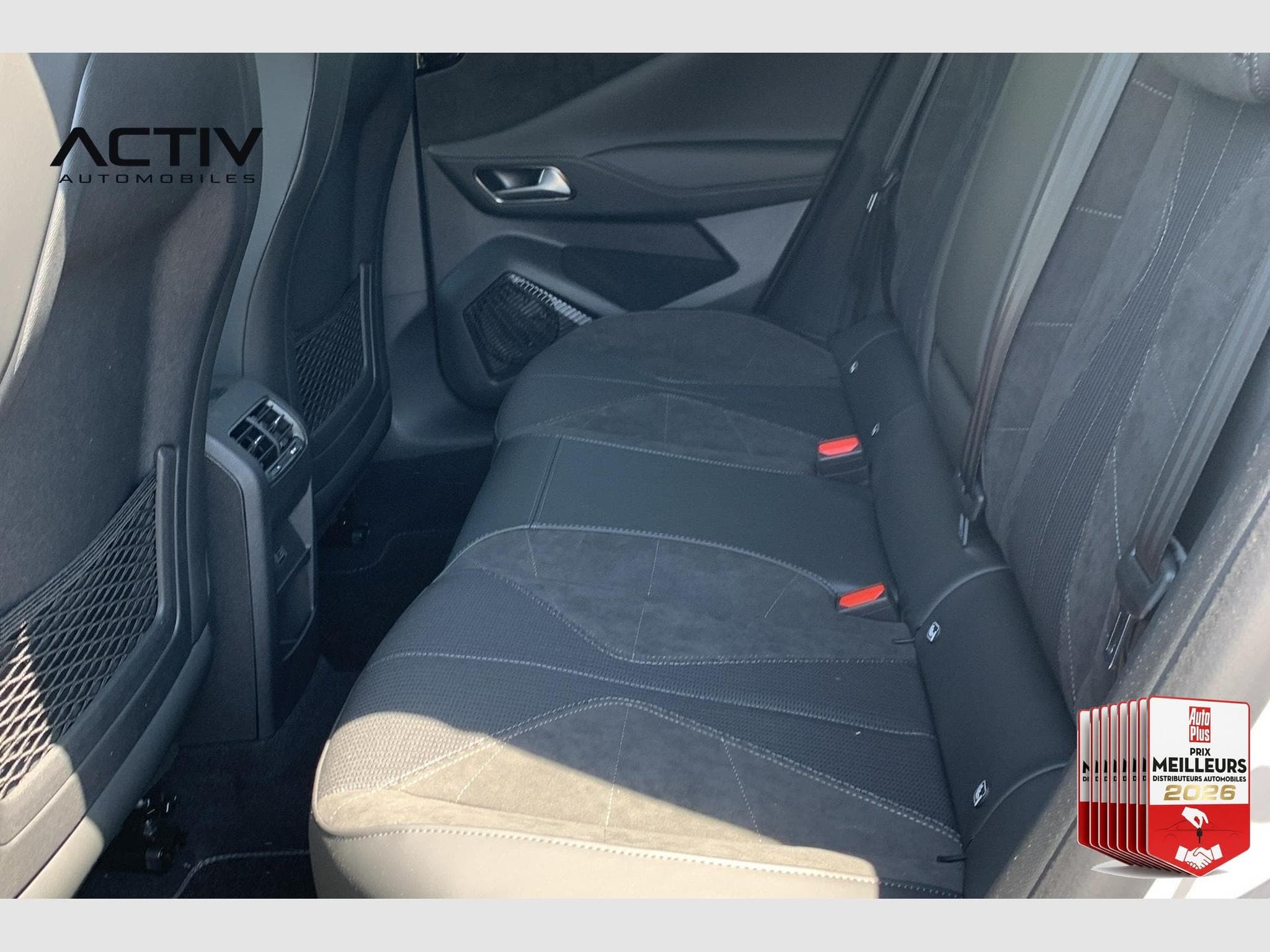 DS Automobiles DS4 Hybride 145 e-DCT6 Etoile - Alcantara (2026) - Foto 10