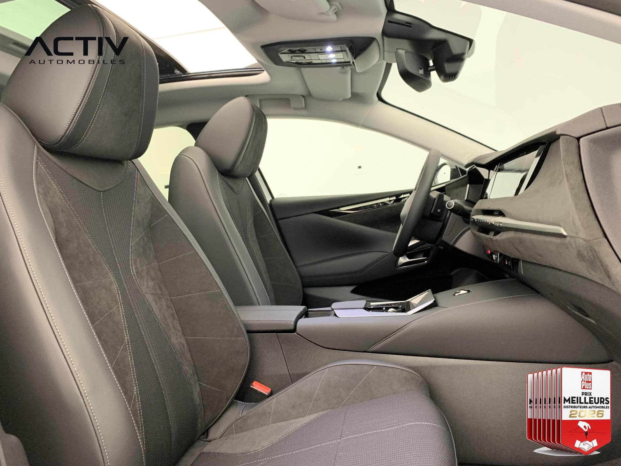 DS Automobiles DS4 Hybride 145 e-DCT6 Etoile - Alcantara (2026) - Foto 9