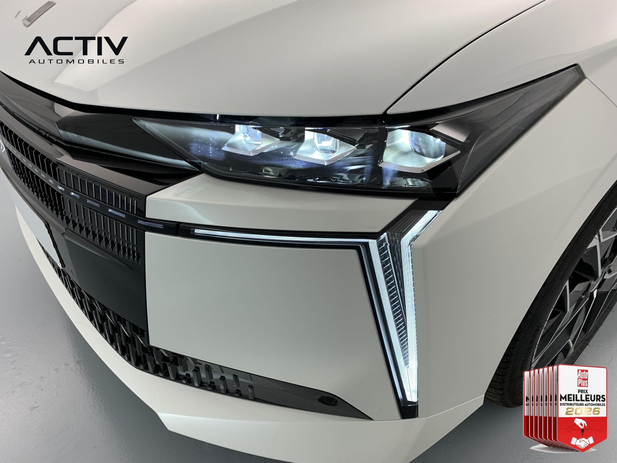 DS Automobiles DS4 Hybride 145 e-DCT6 Etoile - Alcantara (2026) - Foto 26