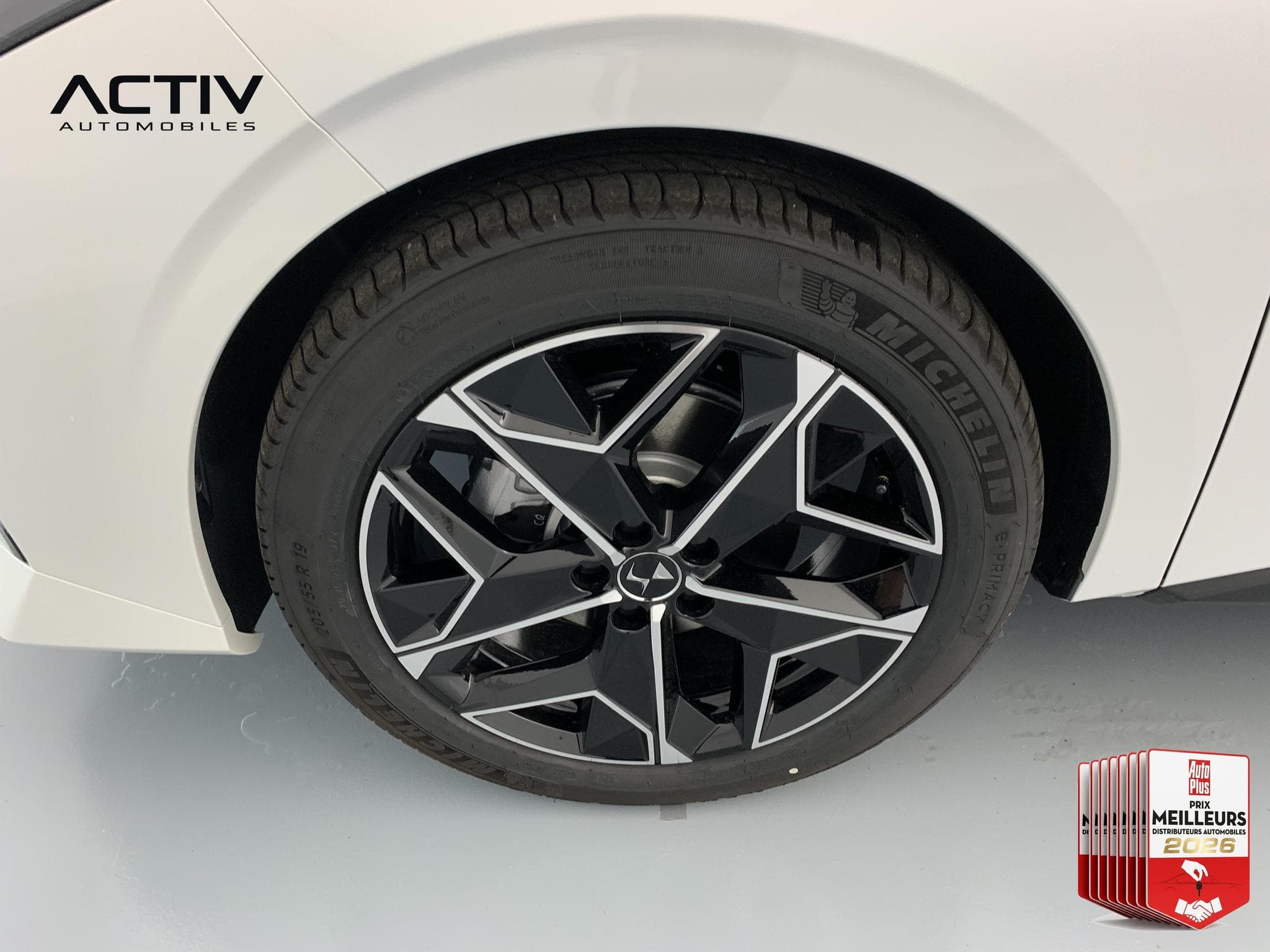 DS Automobiles DS4 Hybride 145 e-DCT6 Etoile - Alcantara (2026) - Foto 25