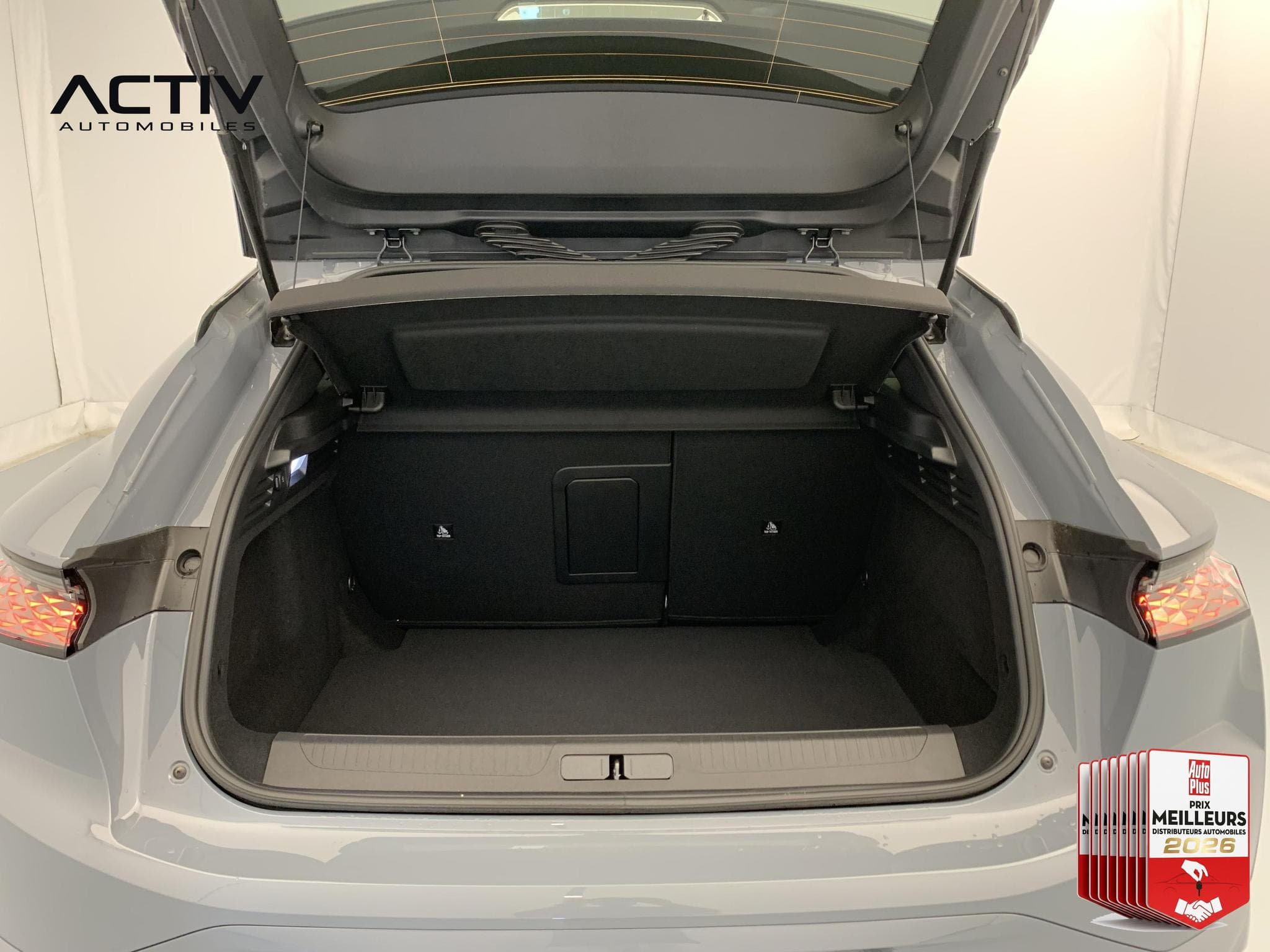 DS Automobiles DS4 Hybride 145 e-DCT6 Etoile - Alcantara (2026) - Foto 11