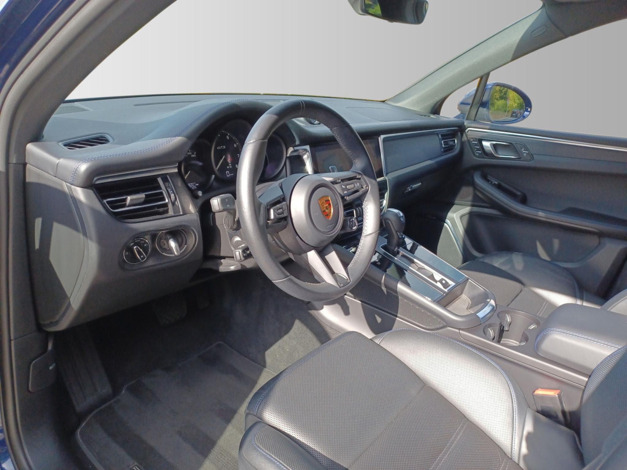 Porsche Macan GTS (2024) - Photo 10
