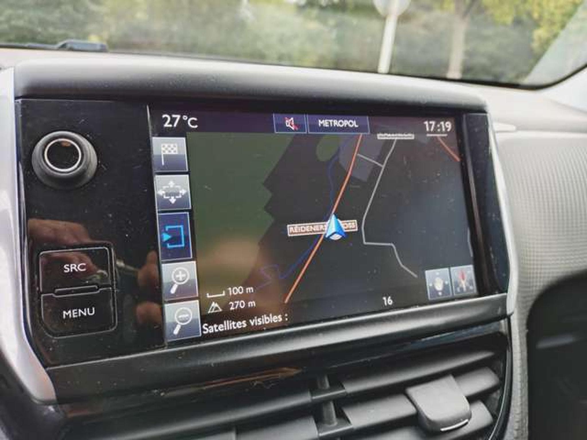 Peugeot 2008 Allure (NOUVEAU MOTEUR 90'000KM) (2017) - Photo 9