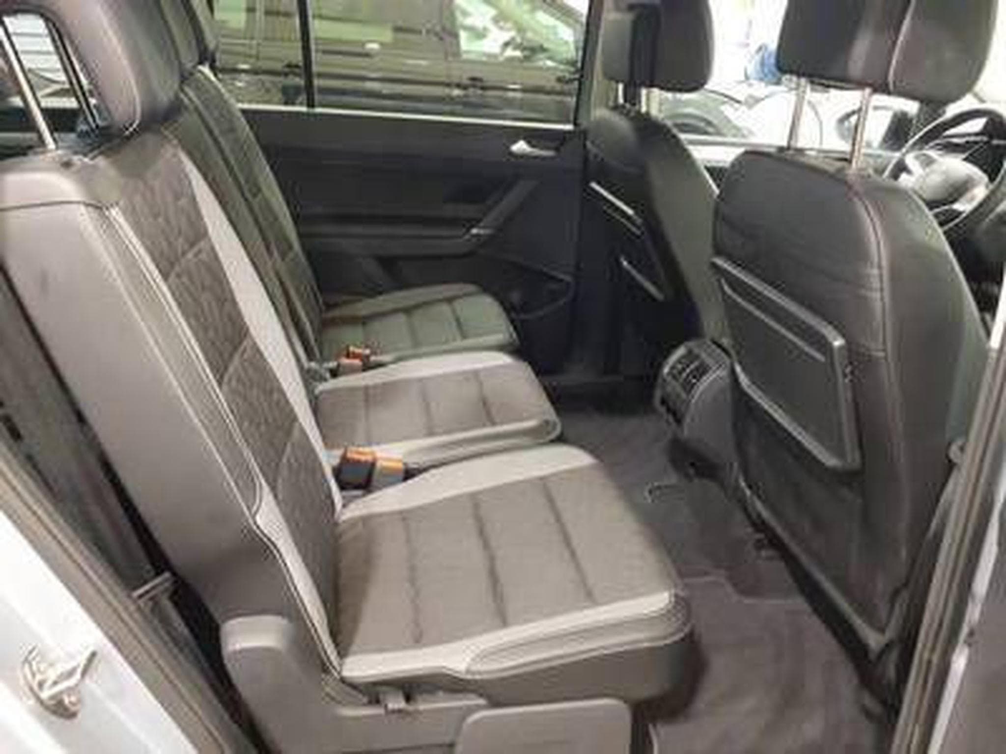 VW Touran Comfortline Energy 2.0 TDI 150 CV DSG7 * 7 PLACES * ATTELAGE (2026) - Foto 6