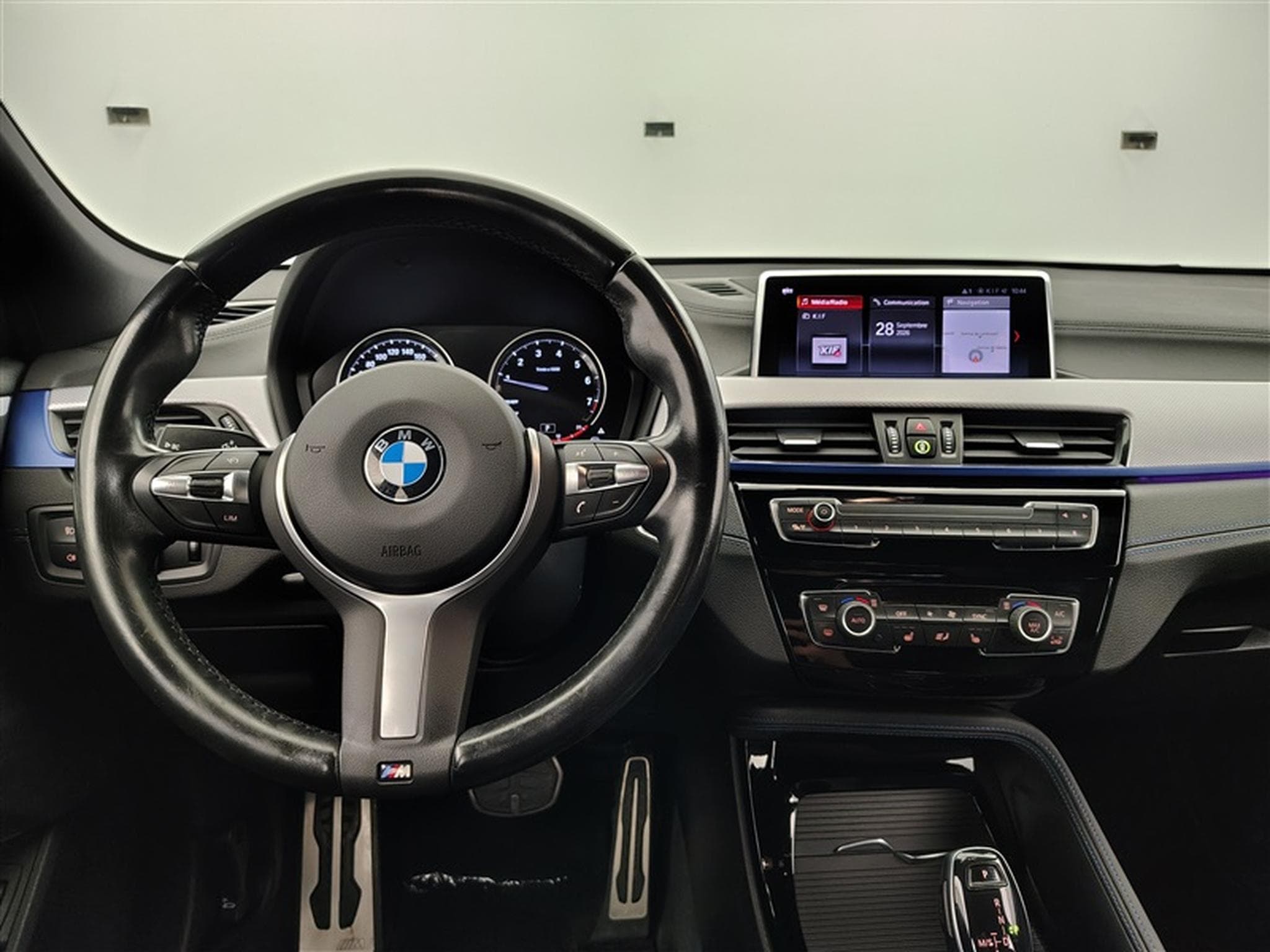 BMW X2 1.5iA sDrive18 Pack M S-CUIR / NAVI / CAMERA (2023) - Photo 9