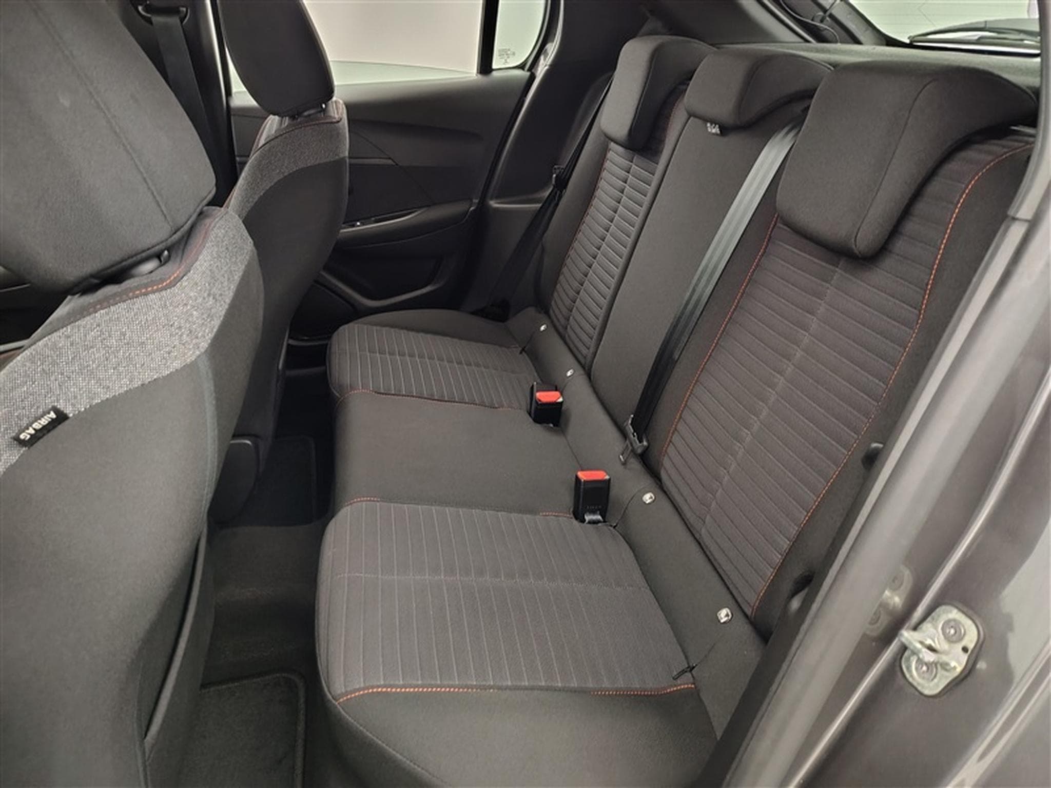 Peugeot 208 1.2i PureTech Active Pack (2023) - Photo 13