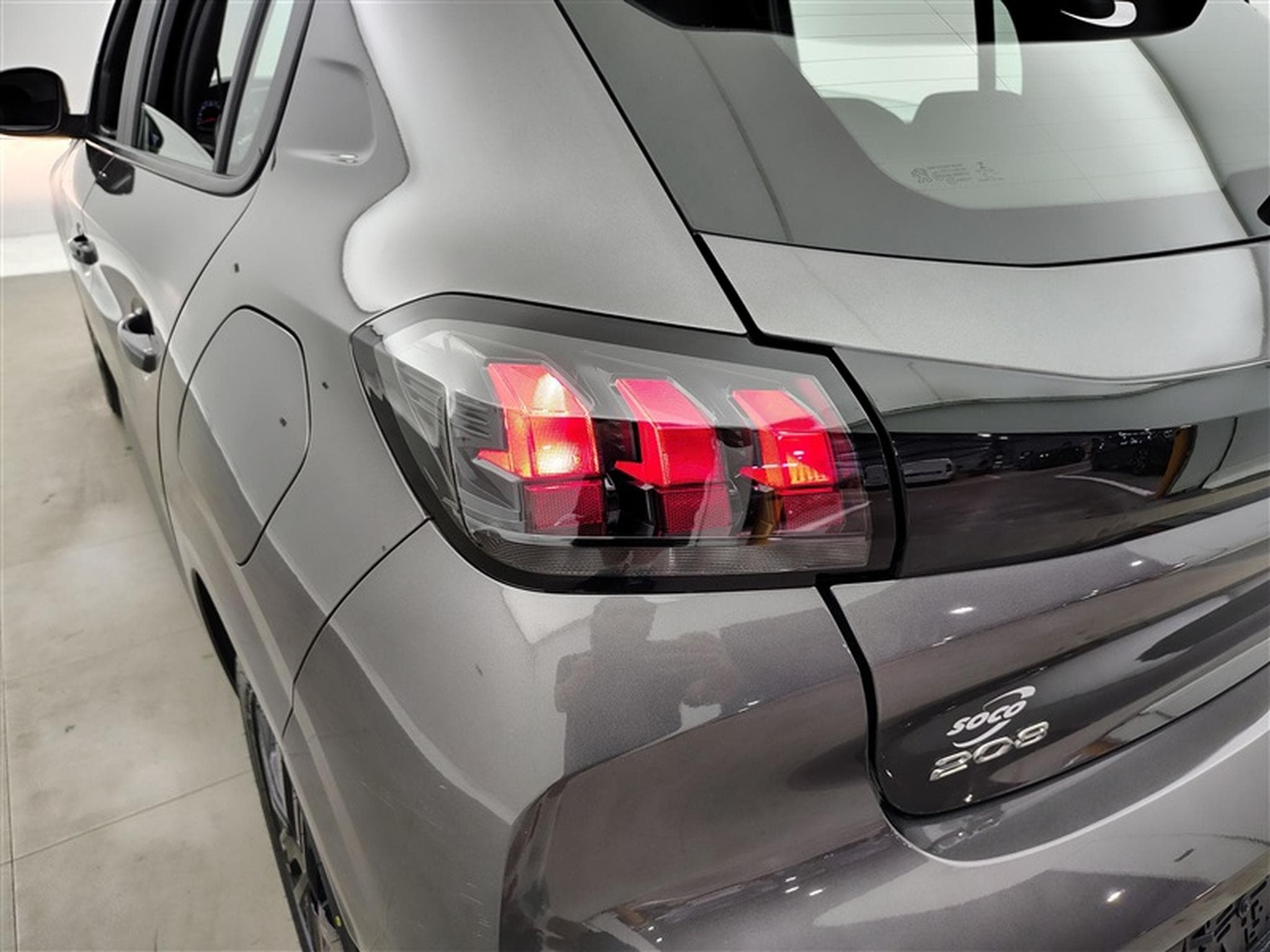 Peugeot 208 1.2i PureTech Active Pack (2023) - Photo 16