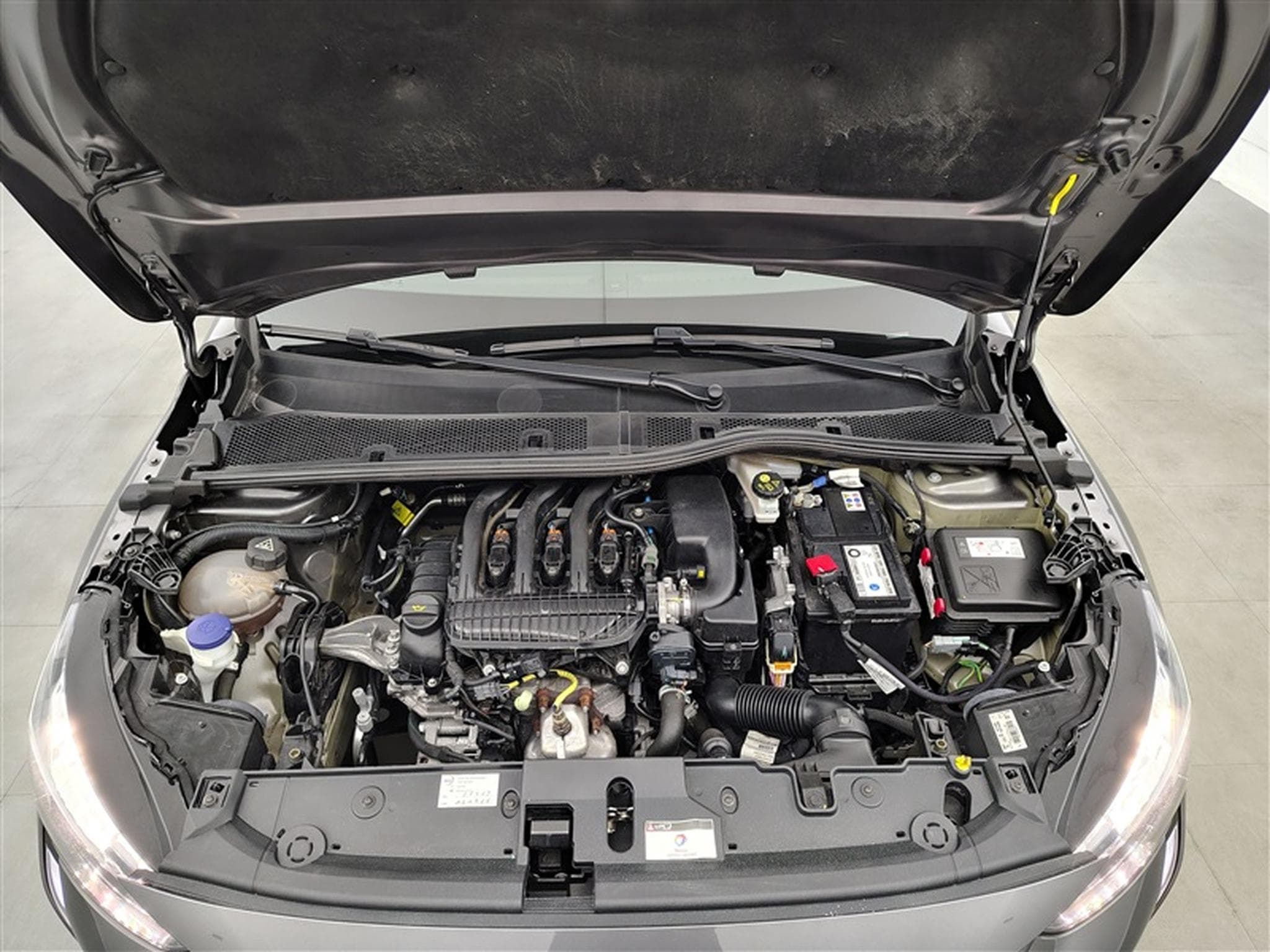 Peugeot 208 1.2i PureTech Active Pack (2023) - Photo 19