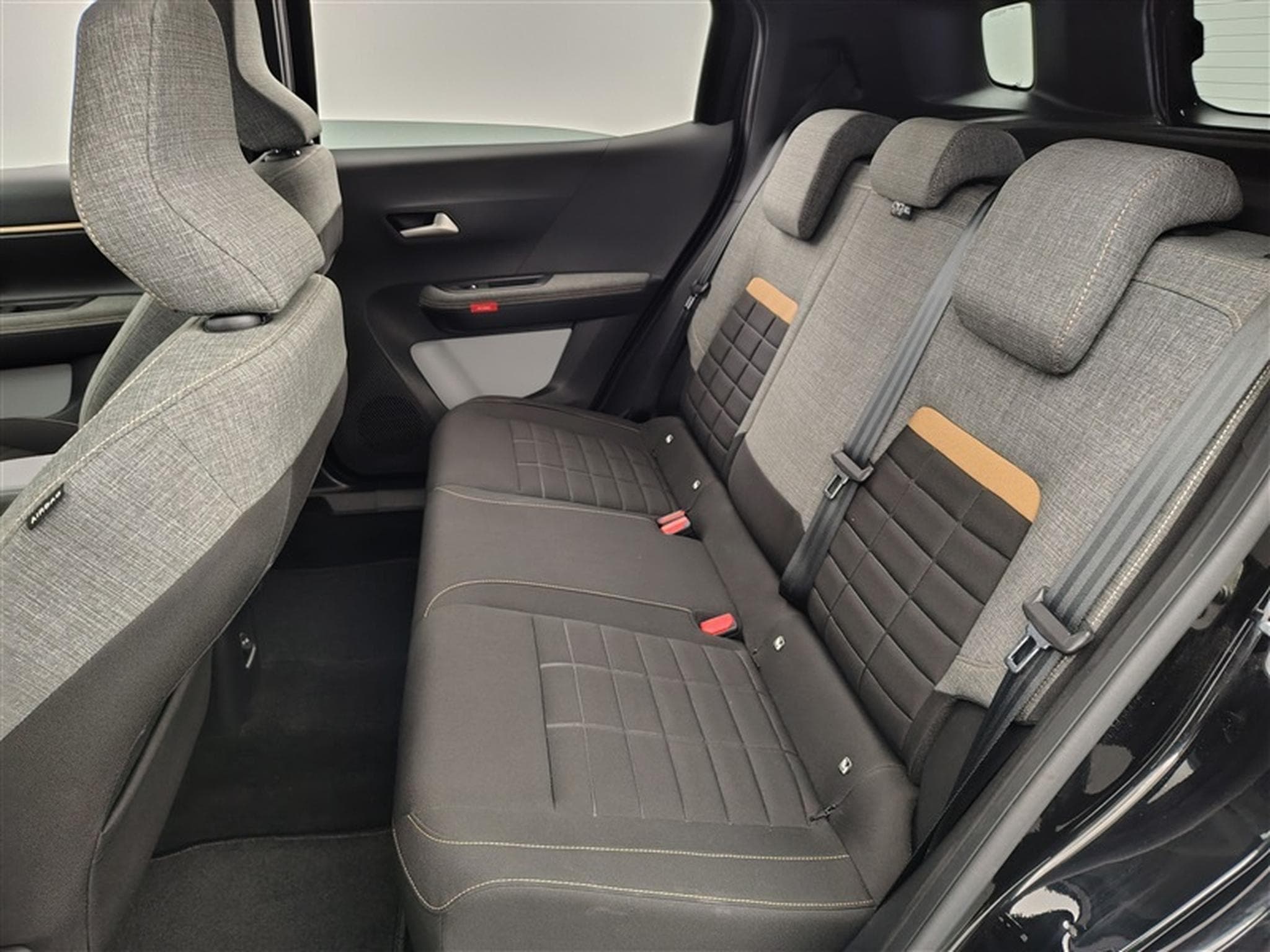 Citroen C3 Aircross 1.2 Hybrid 145Cv e-DCS6 Plus CARPLAY / CAMERA (2025) - Photo 13