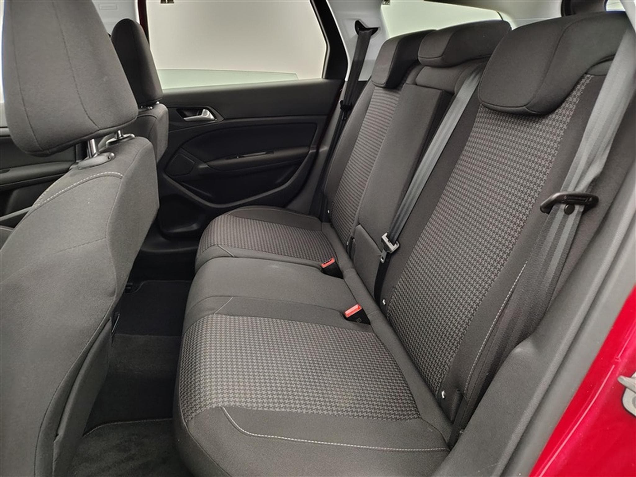 Peugeot 308 SW 1.2 PureTech Business CARPLAY / PDC (2020) - Photo 13