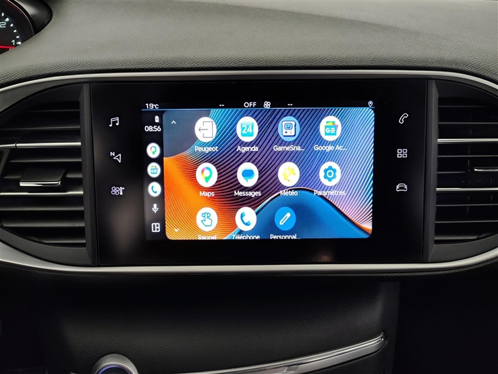 Peugeot 308 SW 1.2 PureTech Business CARPLAY / PDC (2020) - Photo 20