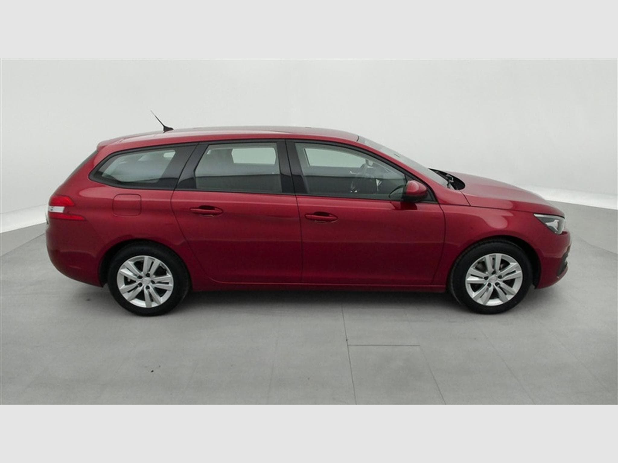 Peugeot 308 SW 1.2 PureTech Business CARPLAY / PDC (2020) - Photo 24
