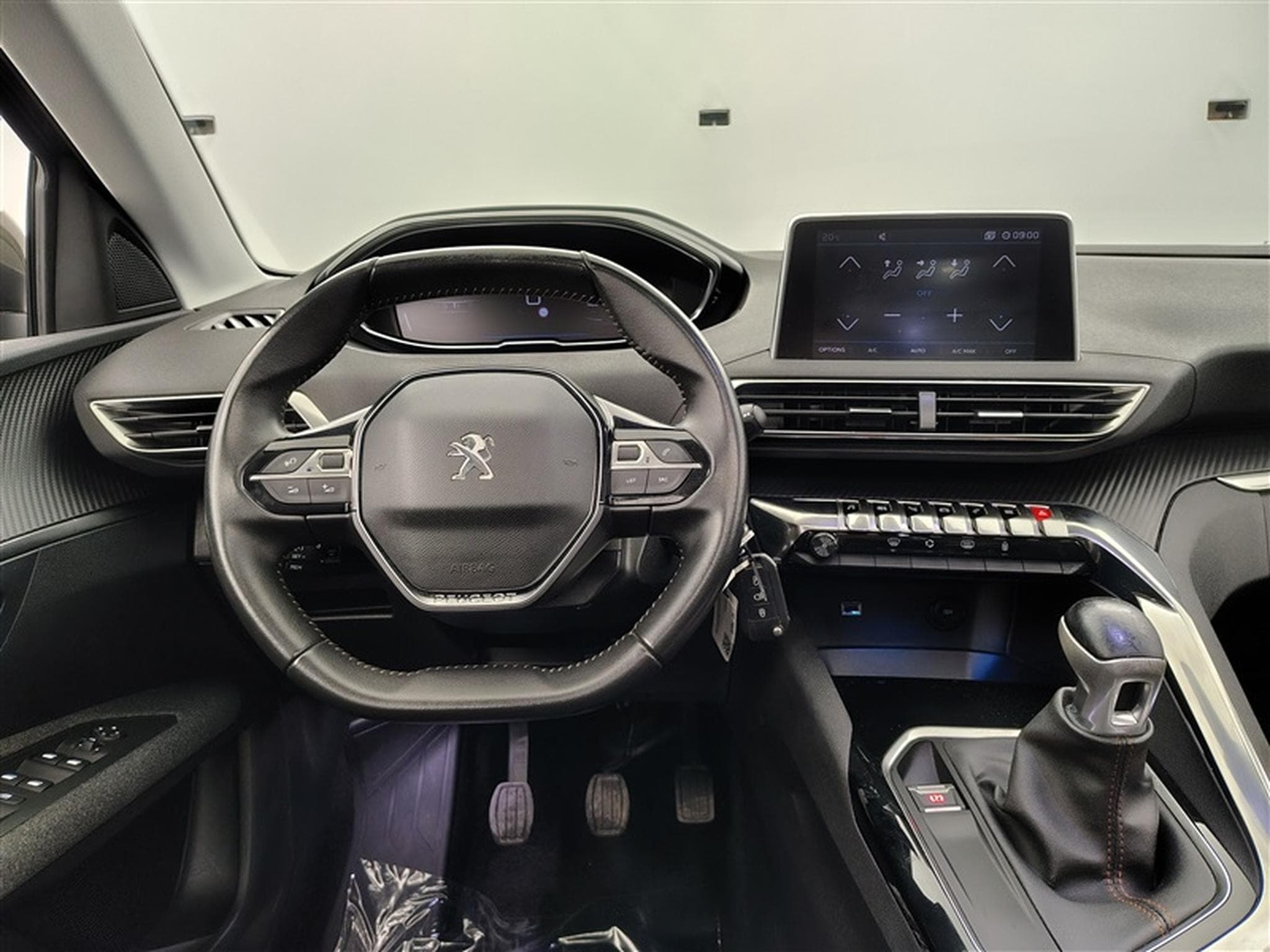 Peugeot 3008 1.2 PureTech Active NAVI/TO PANO/JA/PDC (2019) - Photo 9