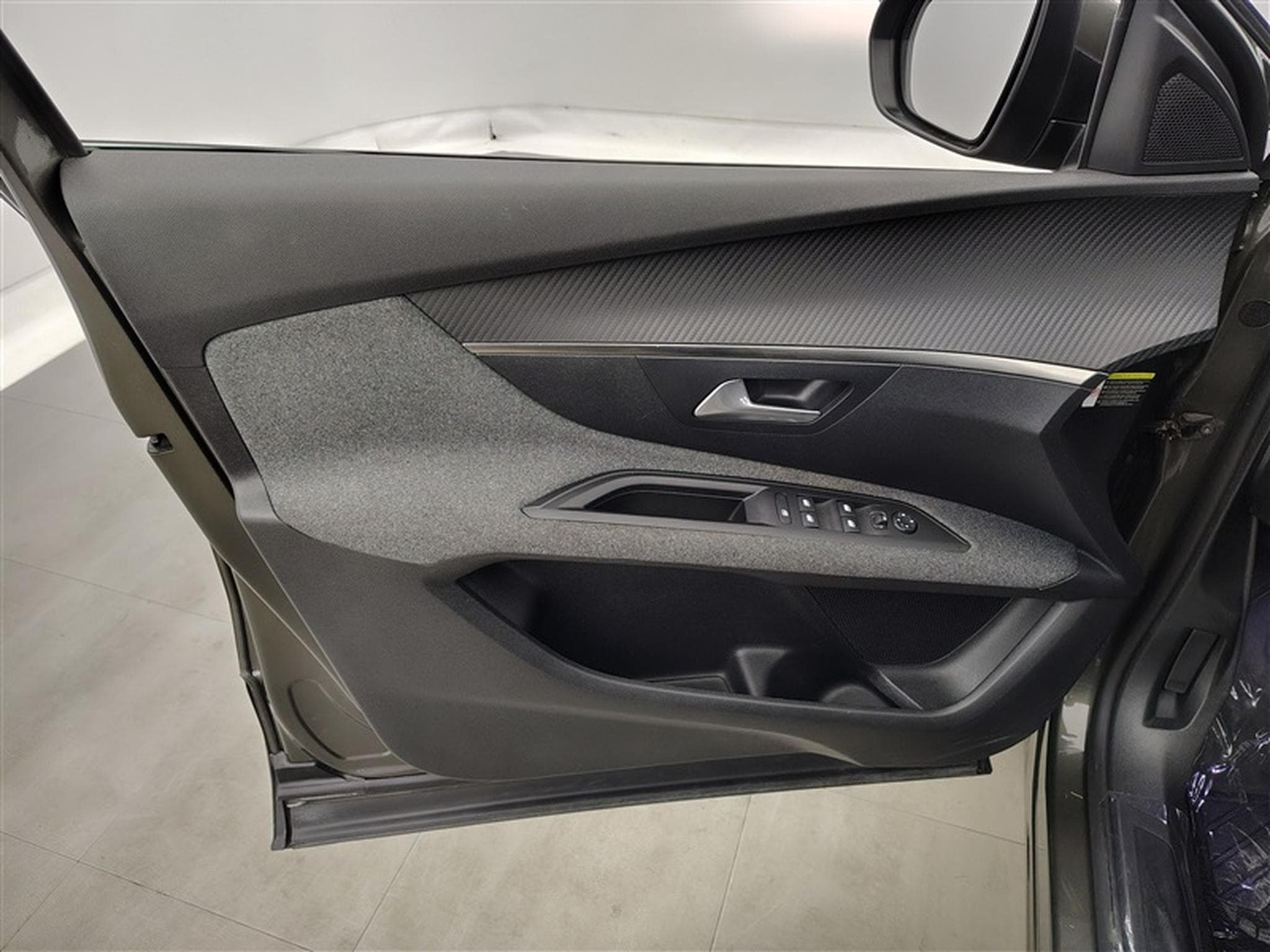 Peugeot 3008 1.2 PureTech Active NAVI/TO PANO/JA/PDC (2019) - Photo 17