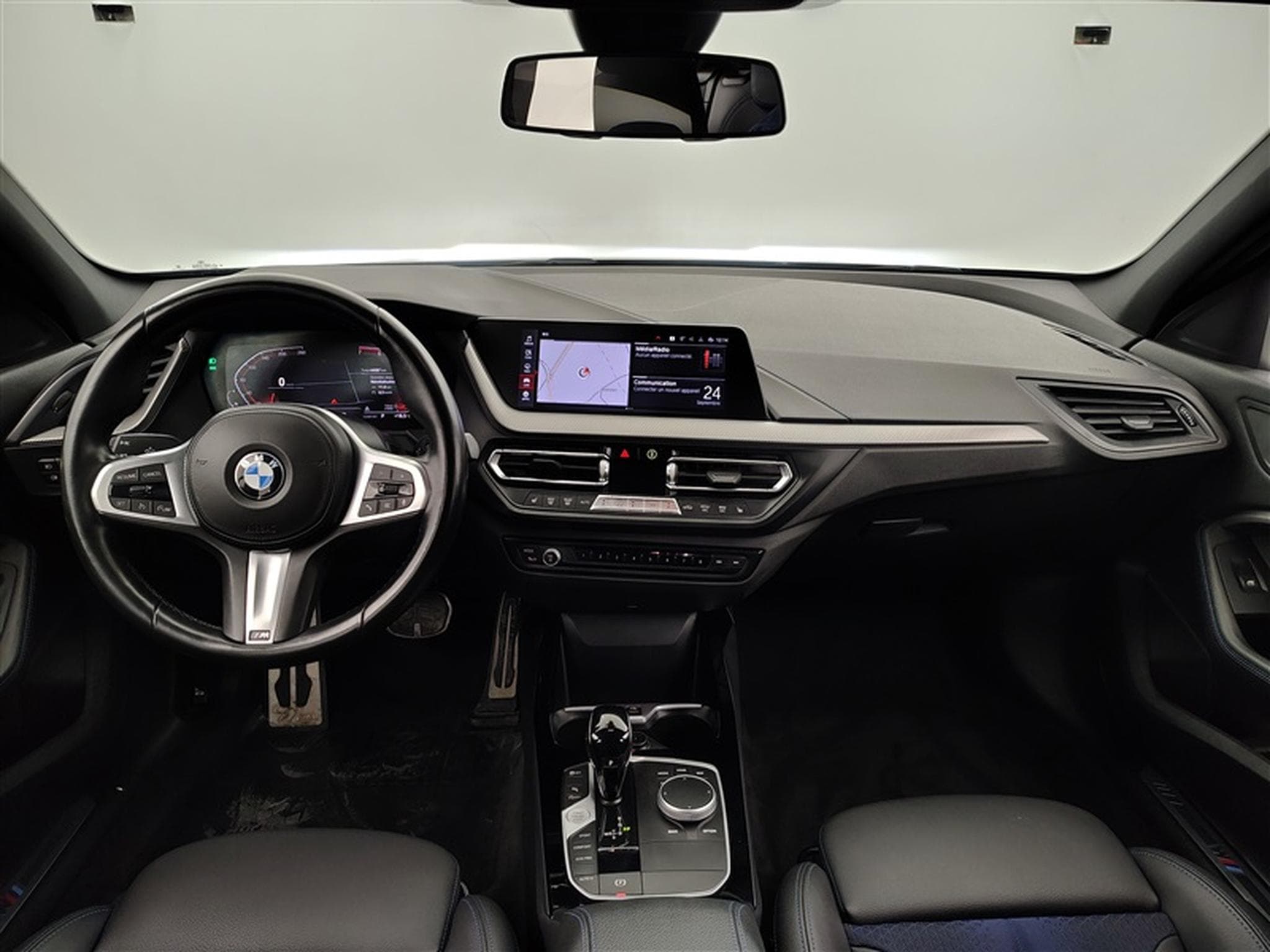 BMW 118 118iA Pack M NAVI / CAMERA / CARPLAY / SHADOW LINE (2022) - Photo 8