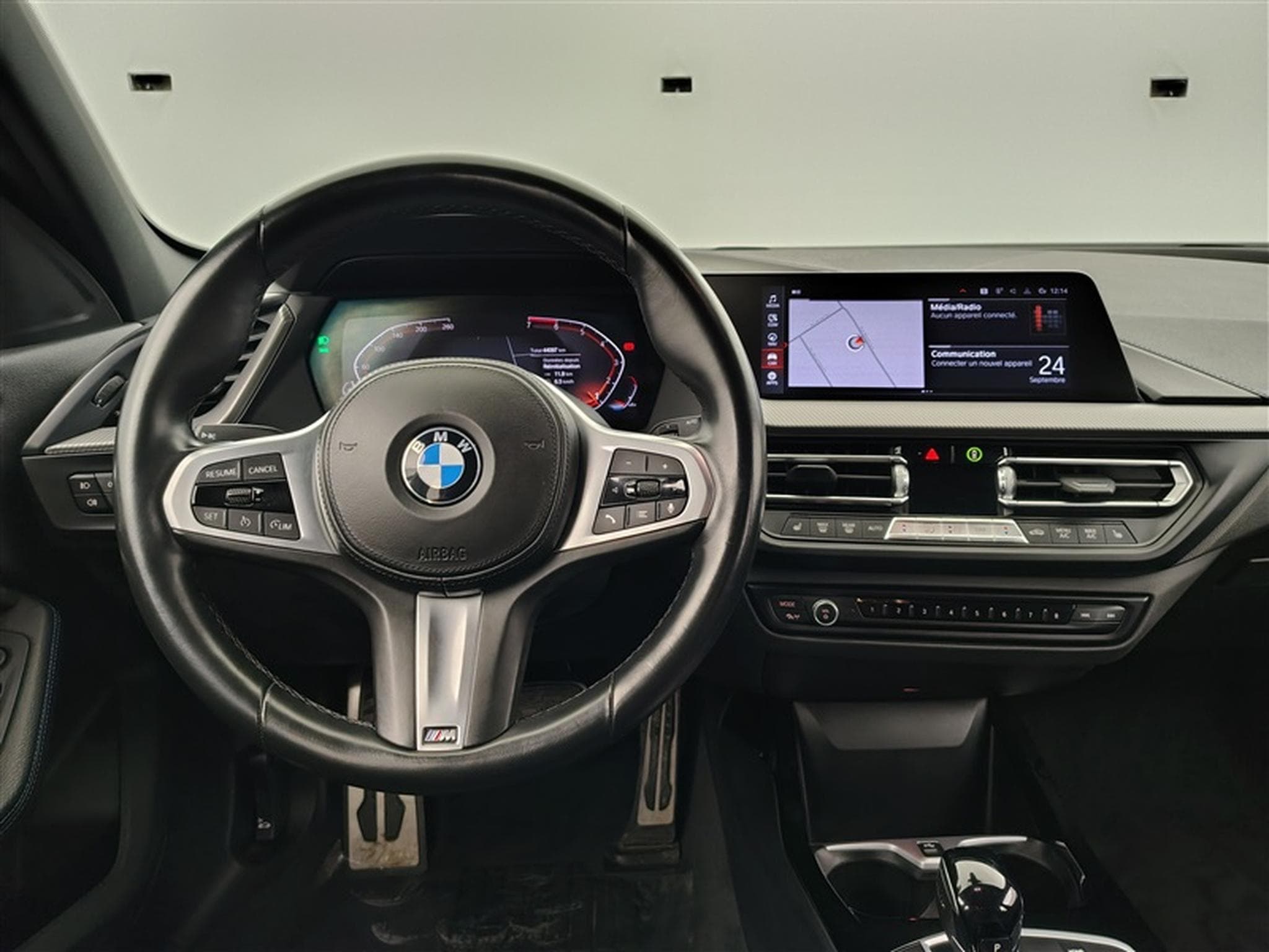 BMW 118 118iA Pack M NAVI / CAMERA / CARPLAY / SHADOW LINE (2022) - Photo 9