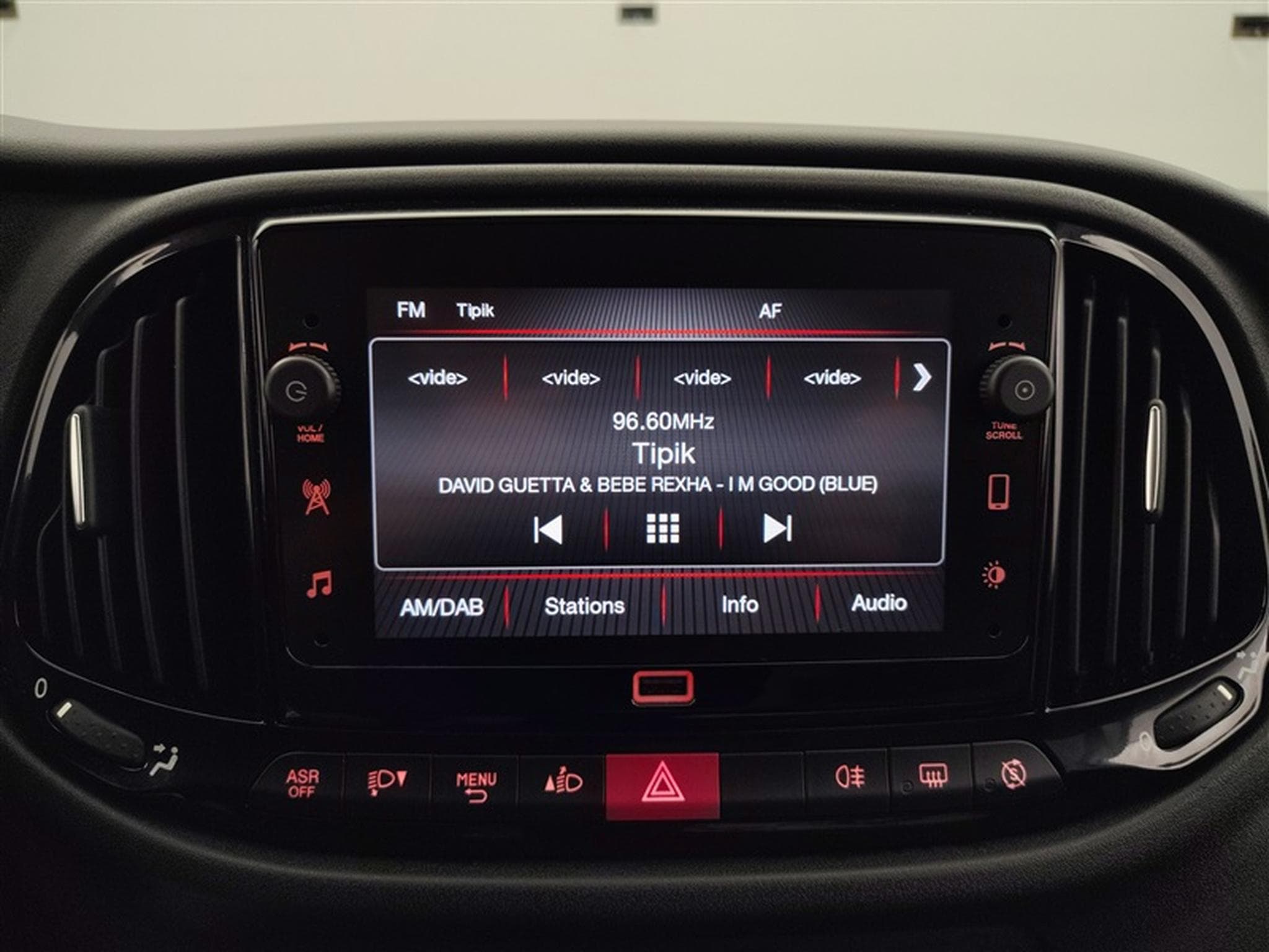 Fiat Doblo 1.6 MJET Cargo CLIM / CARPLAY (2022) - Photo 11