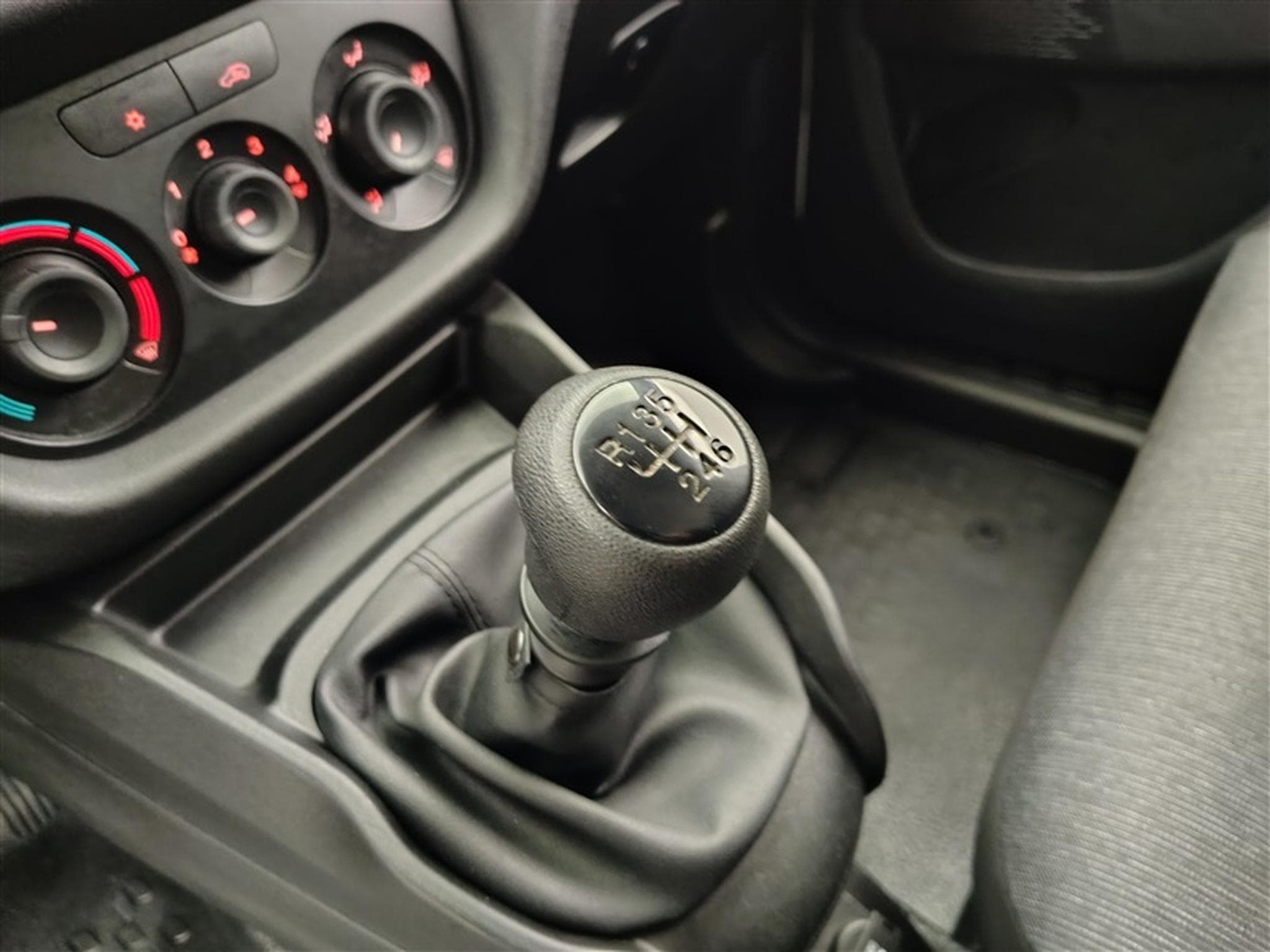 Fiat Doblo 1.6 MJET Cargo CLIM / CARPLAY (2022) - Photo 12
