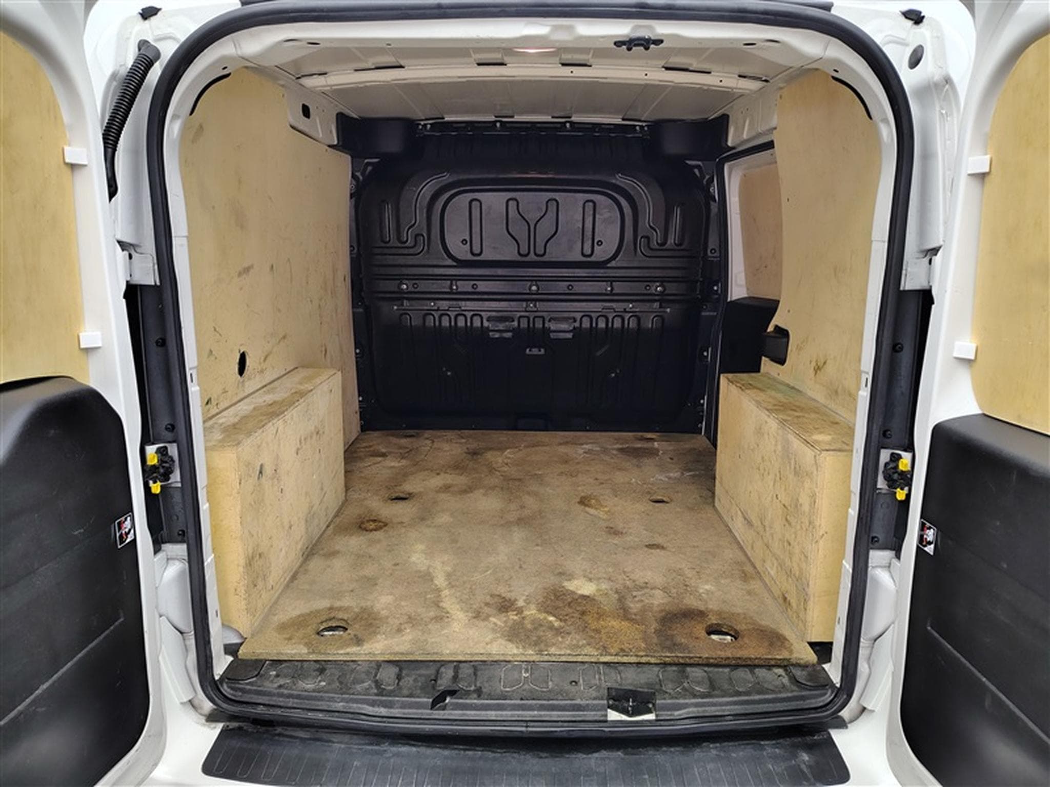 Fiat Doblo 1.6 MJET Cargo CLIM / CARPLAY (2022) - Photo 14