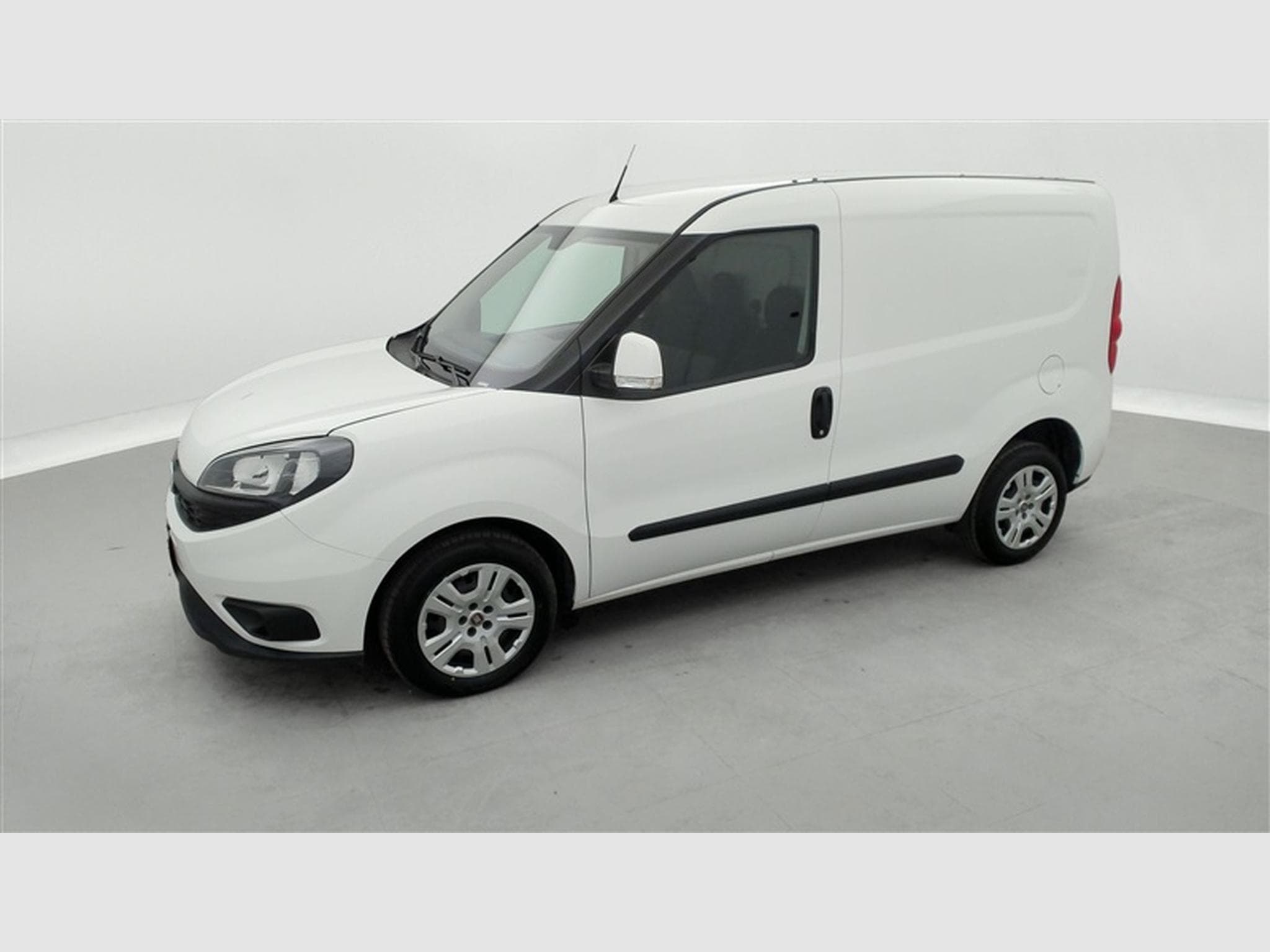 Fiat Doblo 1.6 MJET Cargo CLIM / CARPLAY (2022) - Photo 20